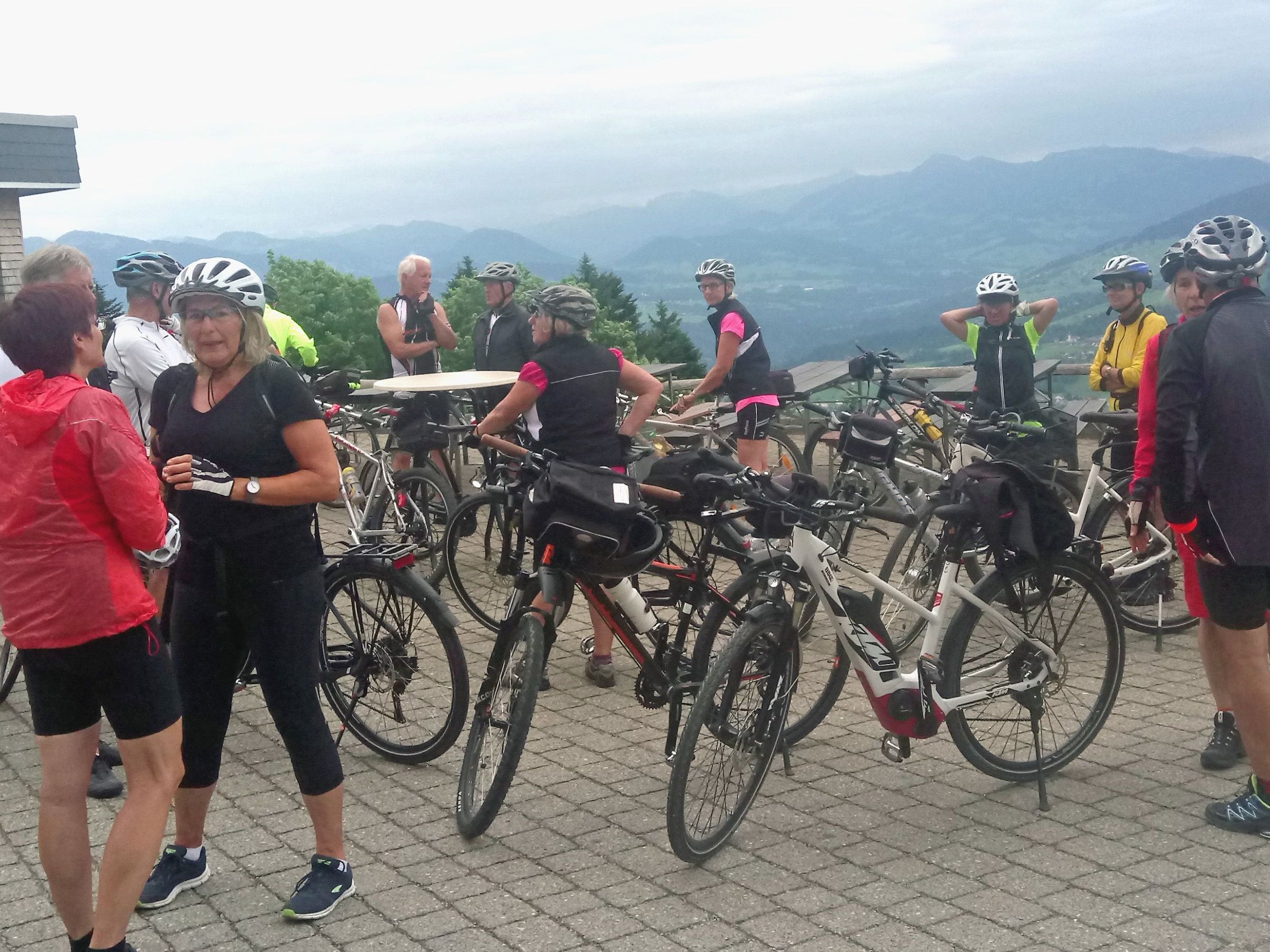 Radteam per pedales startet auf dem Pfänder nach Isny Radteam per pedales startet auf dem Pfänder nach Isny