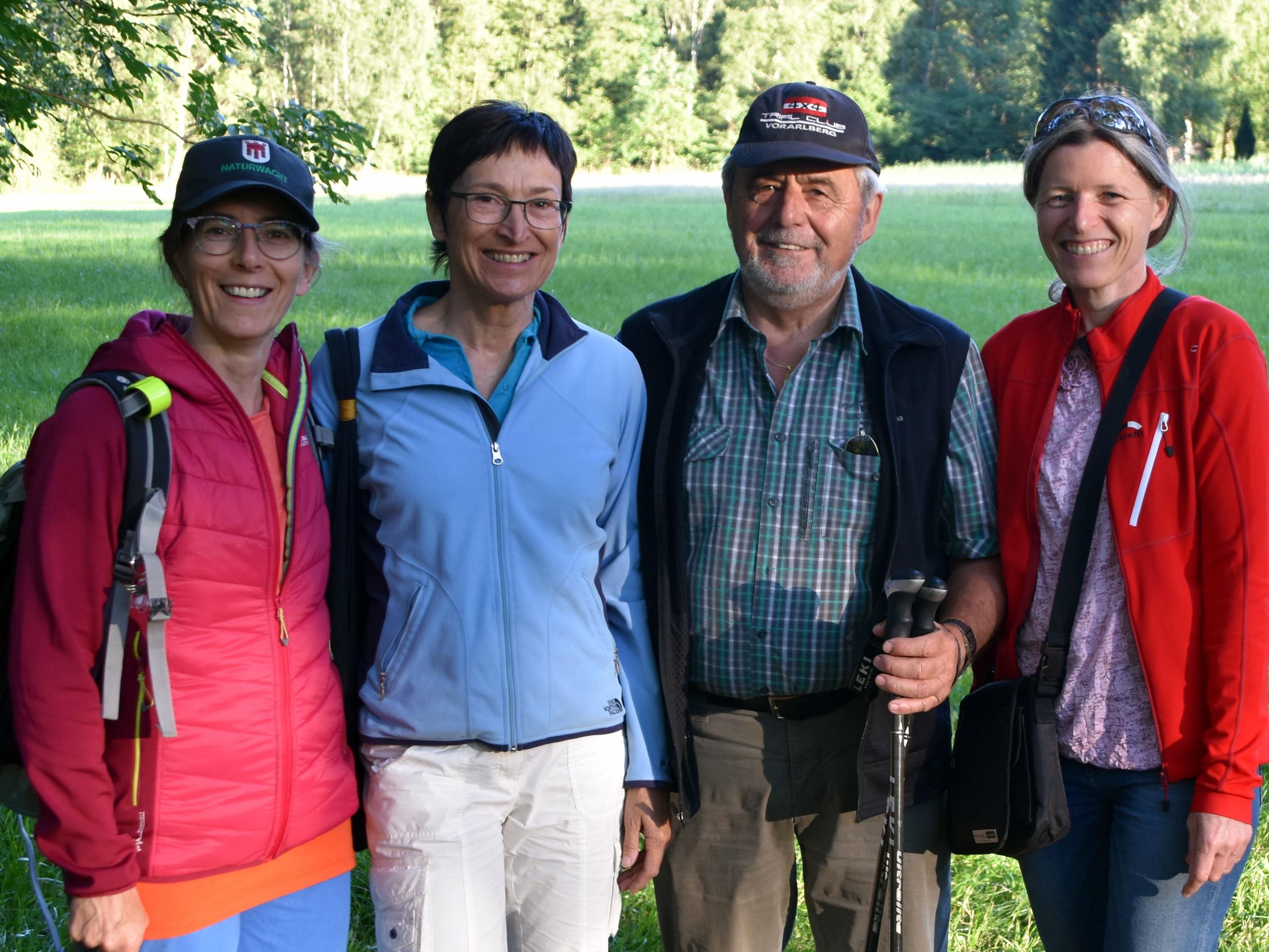 Naturwächter Sophie Fontanne, Regula Ehrne, Wilfried Lampert und Bernadette Bell