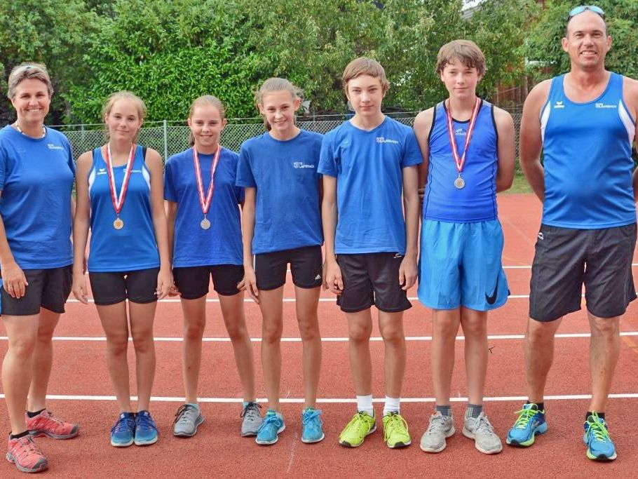 Die Teilnehmer der U14 und U16 MS in Bregenz mit ihren Trainern Sonja Wild-Pöllmann und Gerhard Gmeiner Die Teilnehmer der U14 und U16 MS in Bregenz mit ihren Trainern Sonja Wild-Pöllmann und Gerhard Gmeiner