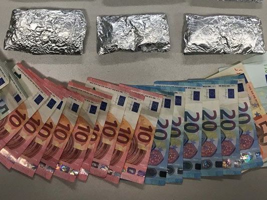 Bei einer Sonderaktion in Penzing konnten zwei mutmaßliche Dealer verhaftet werden Bei einer Sonderaktion in Penzing konnten zwei mutmaßliche Dealer verhaftet werden