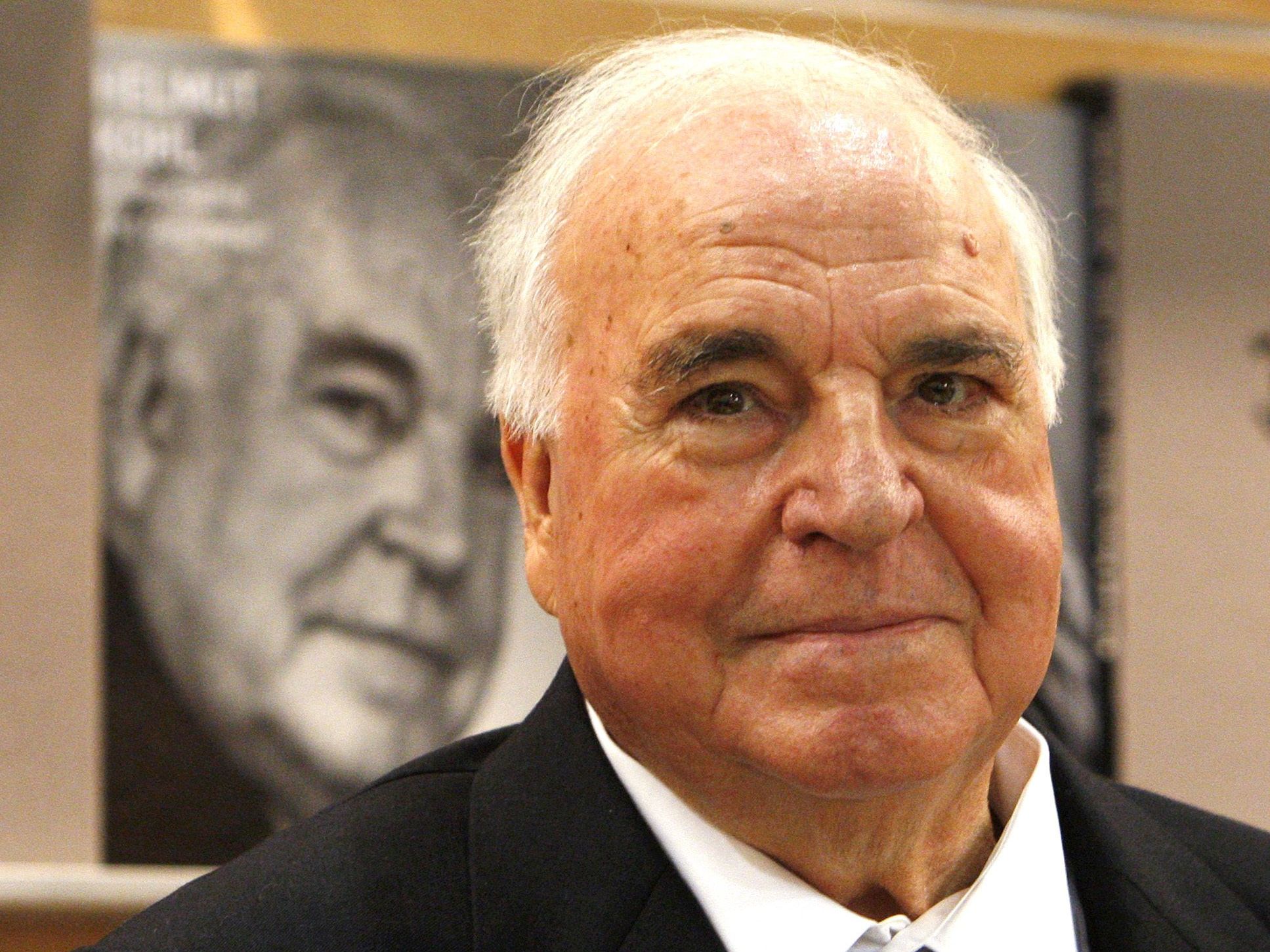 Kohl starb im Alter von 87 Jahren. Kohl starb im Alter von 87 Jahren.