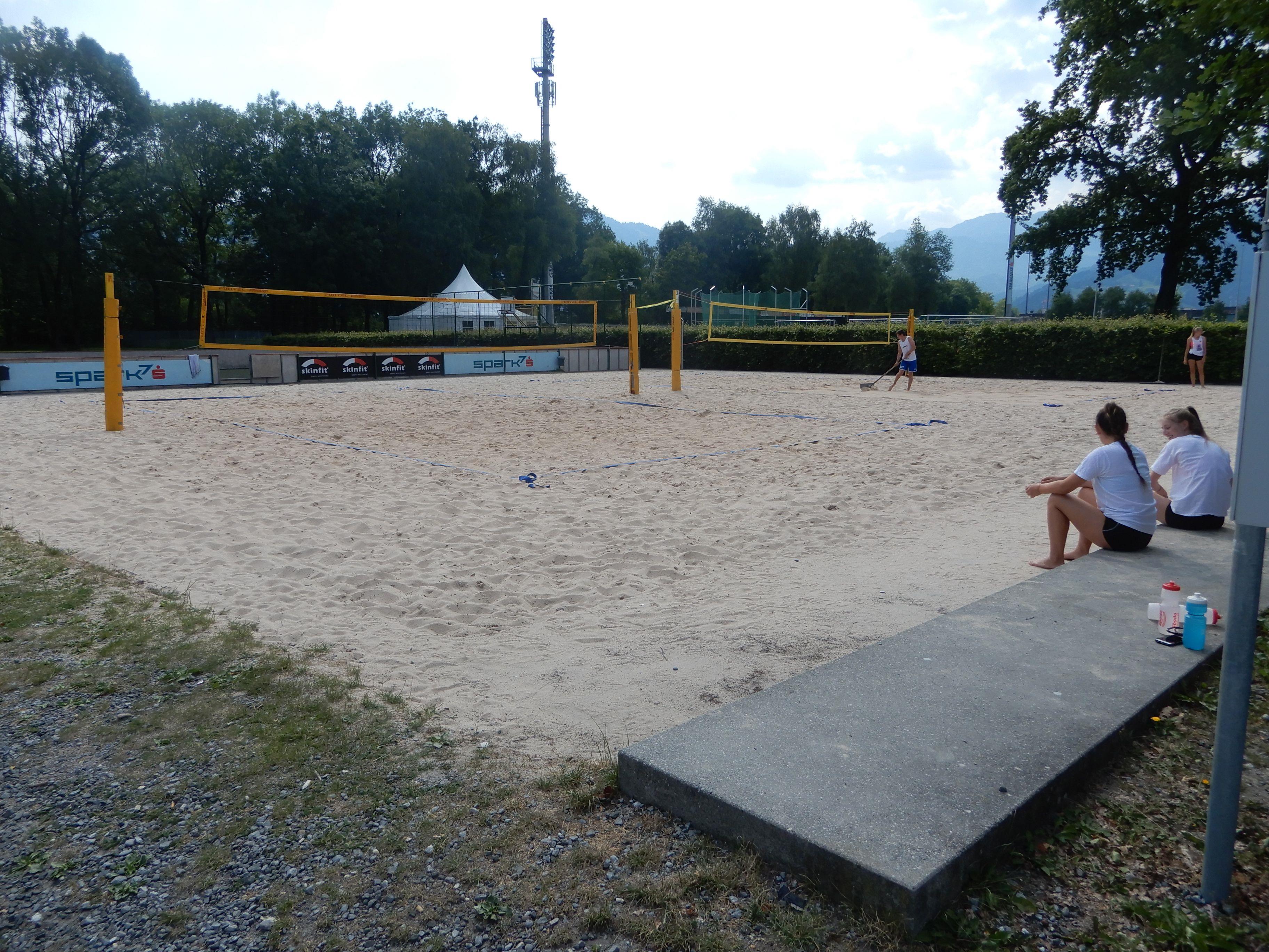 Beim Beachvolleyballplatz in der Birkenwiese werden in Kürze zwei neue Sitzbänke errichtet.