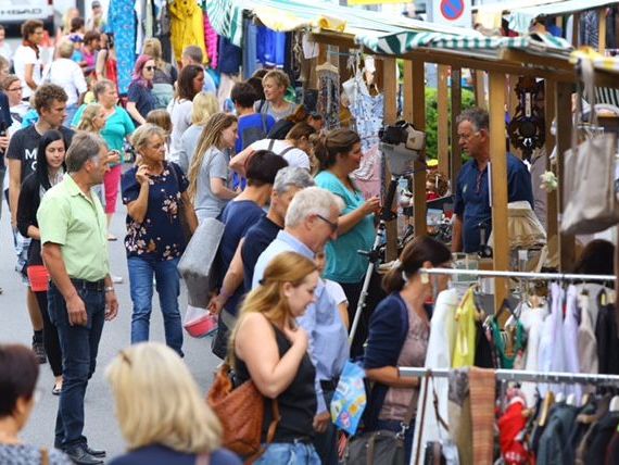 Nachtflohmarkt in Egg. Nachtflohmarkt in Egg.