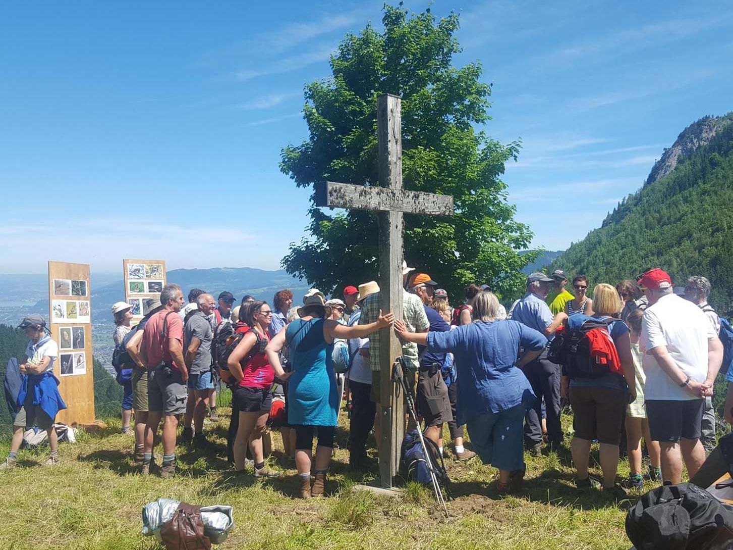 Über 50 Interessierte lernten bei einer Exkursion mehr über Schuttannen kennen. Über 50 Interessierte lernten bei einer Exkursion mehr über Schuttannen kennen.