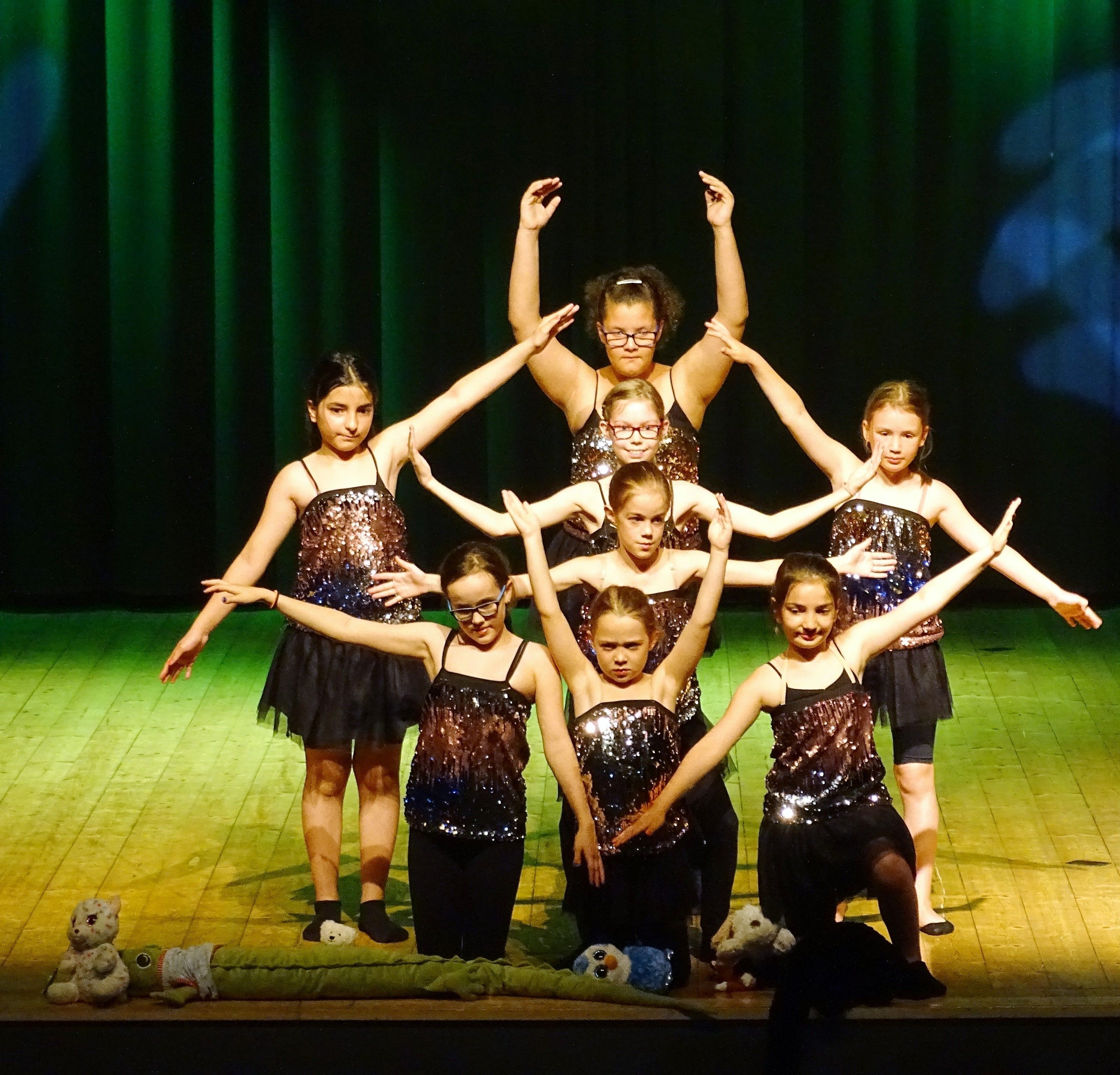Bei der diesjährigen Tanzaufführung der Städtischen Musikschule gab es wieder viele tolle Choreografien zu sehen. Bei der diesjährigen Tanzaufführung der Städtischen Musikschule gab es wieder viele tolle Choreografien zu sehen.