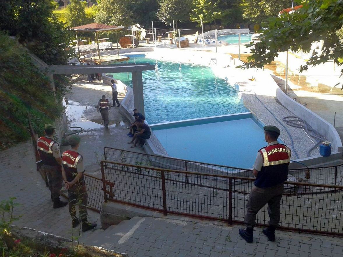 Bei einem Unglück in einem Wasserpark in der Türkei sind fünf Menschen ums Leben gekommen. Bei einem Unglück in einem Wasserpark in der Türkei sind fünf Menschen ums Leben gekommen.
