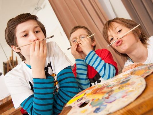 In den Sommerferien starten wieder die VHS Sommerakademien für Kinder. In den Sommerferien starten wieder die VHS Sommerakademien für Kinder.