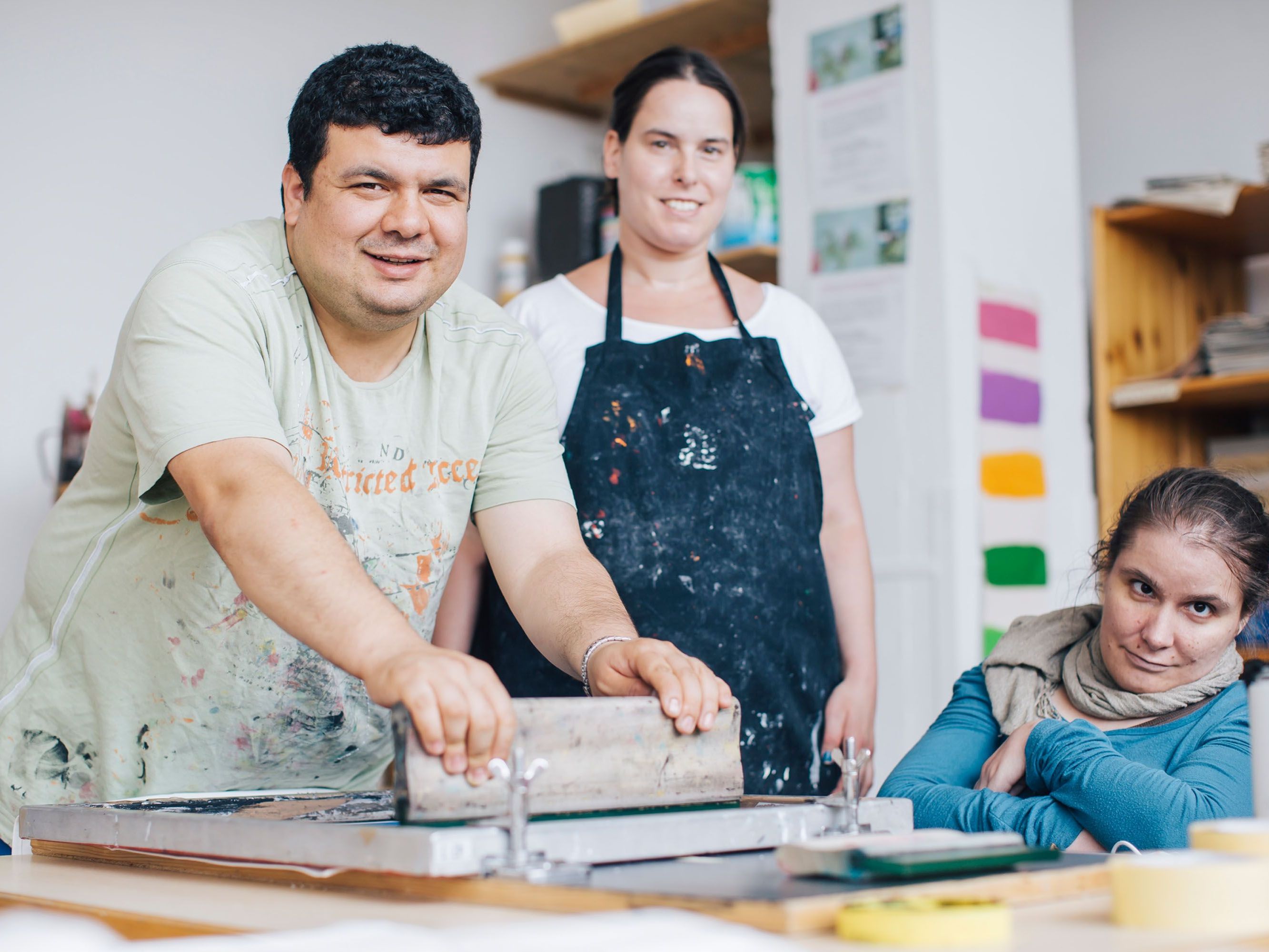 Die Lebenshilfe-Werkstätten stellen für viele Menschen mit Behinderungen ein Sprungbrett auf den ersten Arbeitsmarkt dar. Die Lebenshilfe-Werkstätten stellen für viele Menschen mit Behinderungen ein Sprungbrett auf den ersten Arbeitsmarkt dar.