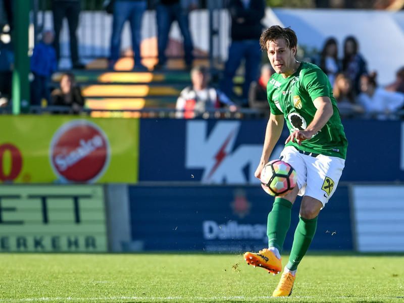 Vertrag für zwei Jahre für 24-Jährigen Vertrag für zwei Jahre für 24-Jährigen