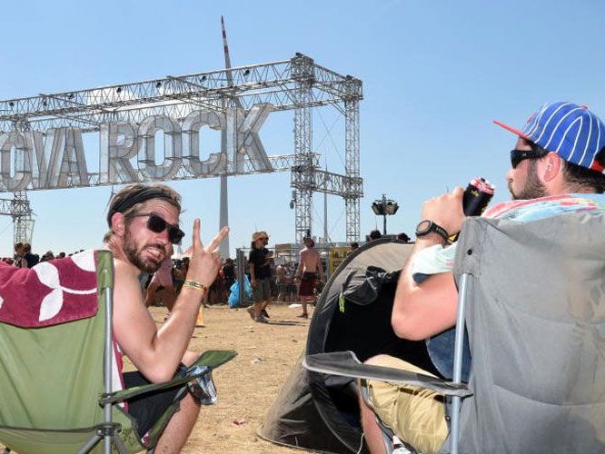 Nach der Hitze gab es eine kurze Abkühlung am Nova Rock. Nach der Hitze gab es eine kurze Abkühlung am Nova Rock.