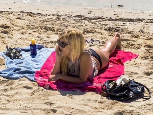 Bei der Handy-Nutzung im Ausland gibt es trotz Roaming-Aus einiges zu beachten. Bei der Handy-Nutzung im Ausland gibt es trotz Roaming-Aus einiges zu beachten.