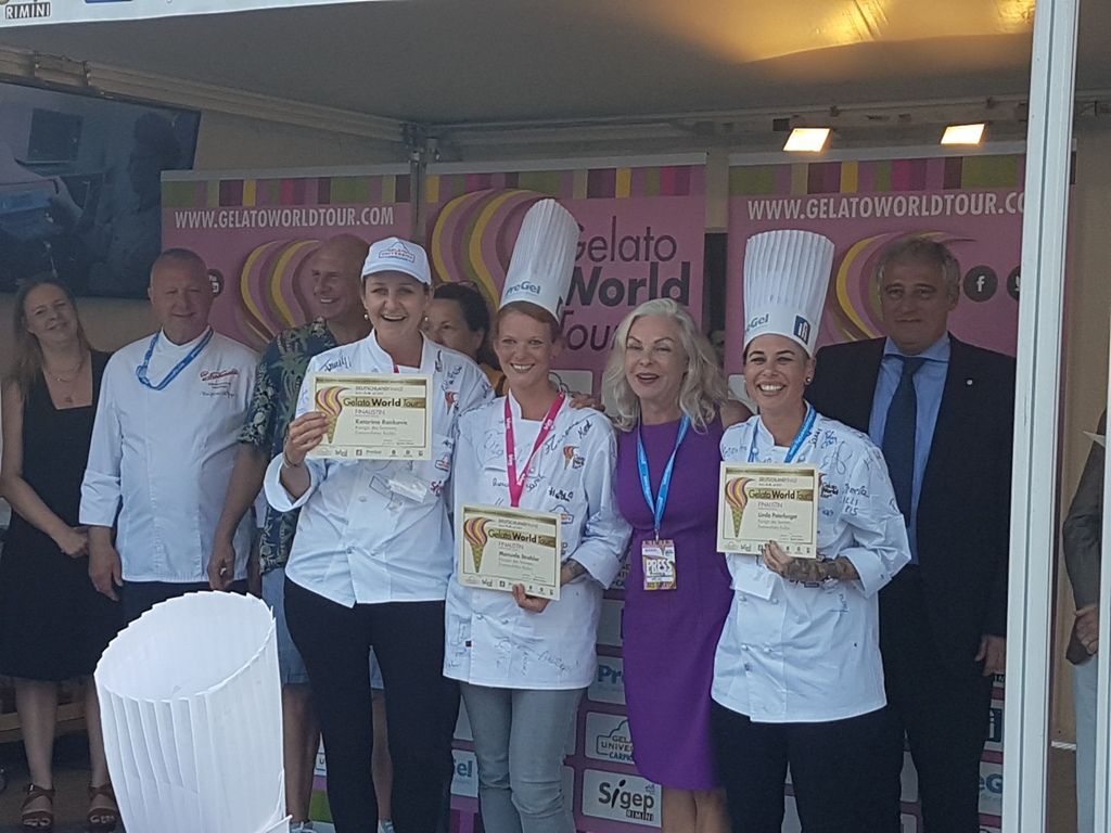 Die Kolibri-Eismacherinnen setzte sich beim Deutschland-Finale mit der "Königin des Sommers" durch. Die Kolibri-Eismacherinnen setzte sich beim Deutschland-Finale mit der "Königin des Sommers" durch.