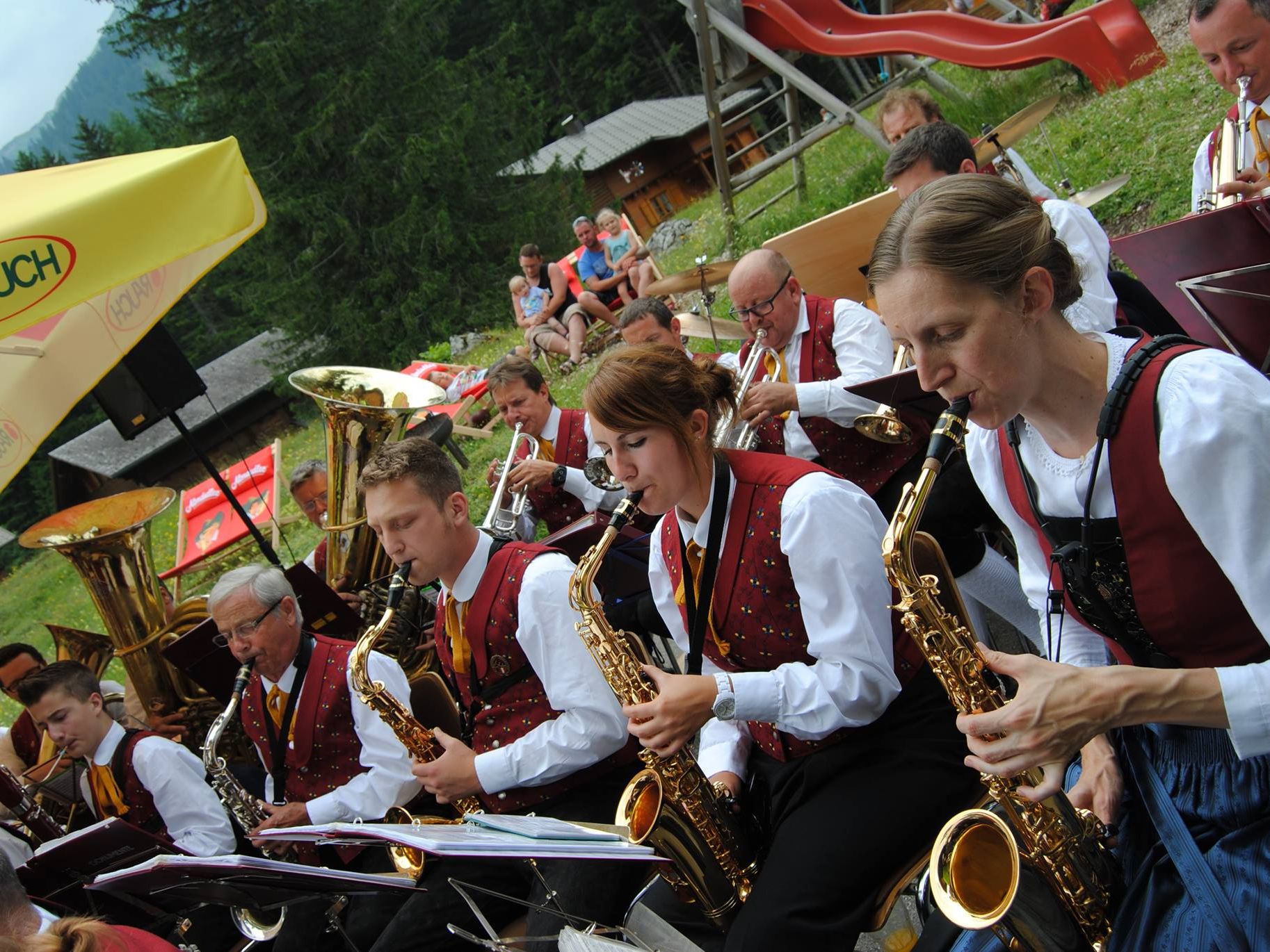 Die letzten 2 Platzkonzerte finden diese Woche statt. Die letzten 2 Platzkonzerte finden diese Woche statt.