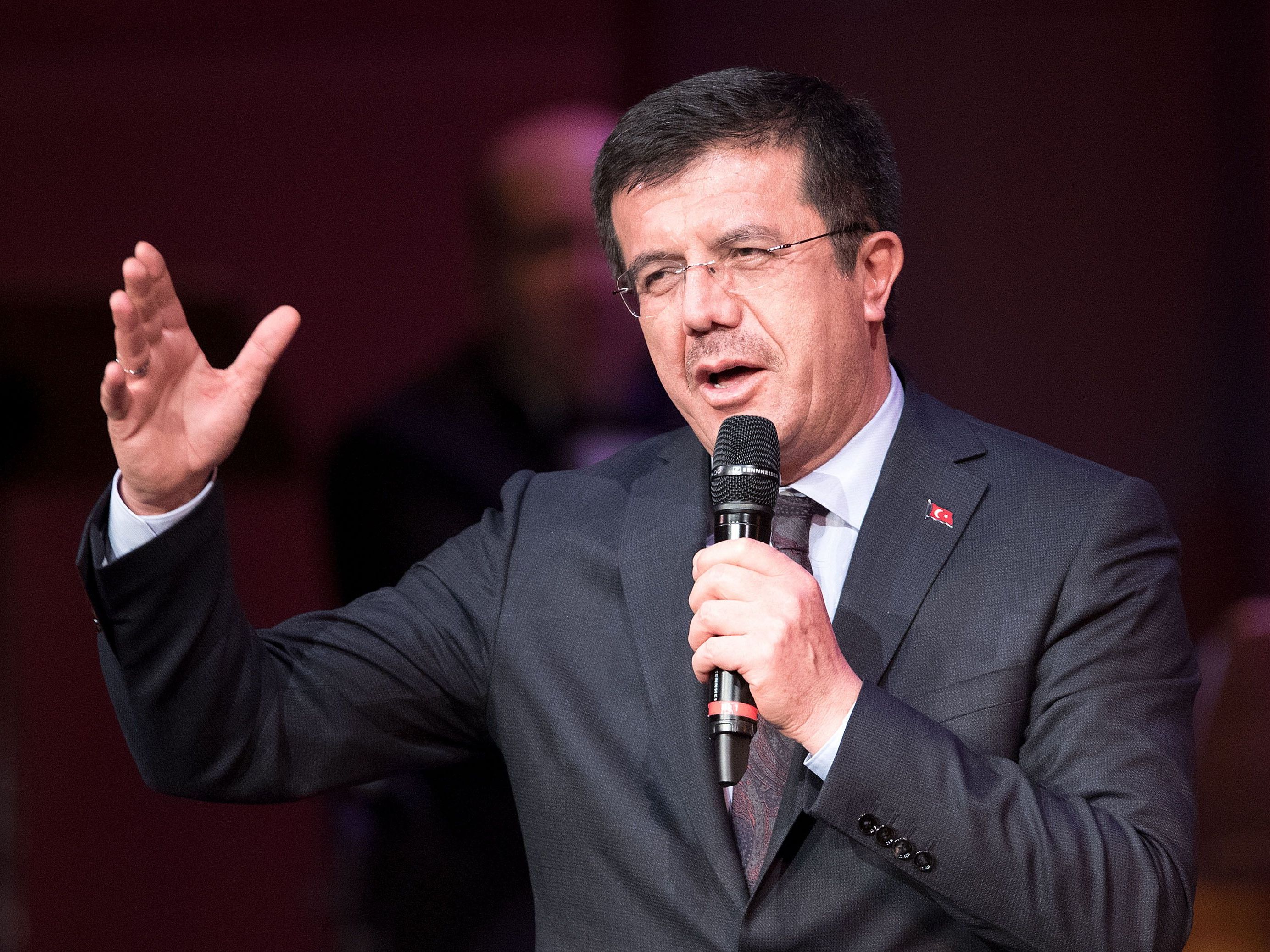 Finden Sie das Auftrittsverbot für den türkischen Minister gerechtfertigt? Finden Sie das Auftrittsverbot für den türkischen Minister gerechtfertigt?