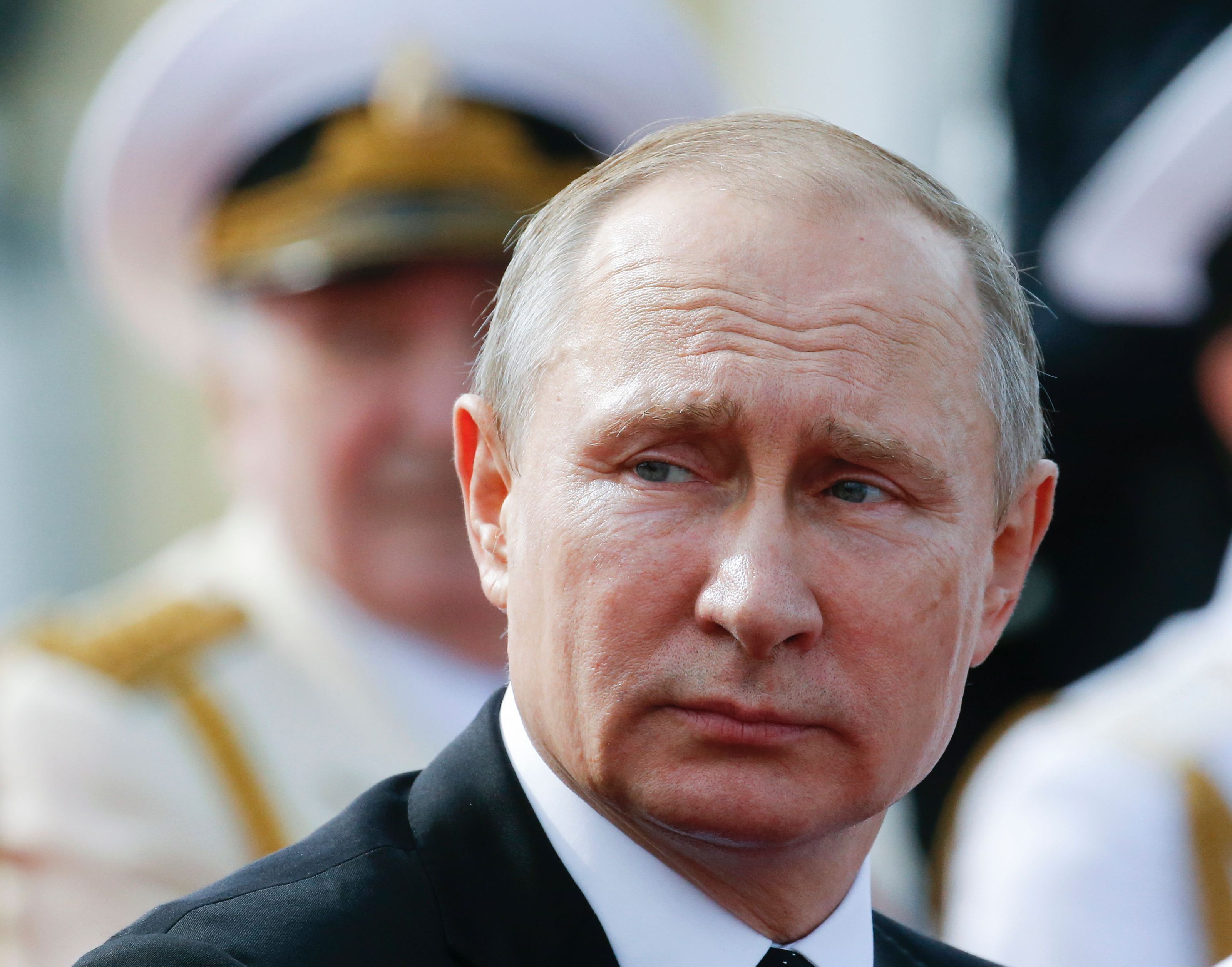 Der russische Präsident Wladimir Putin hat 755 US-Diplomaten zur Ausreise aufgefordert. Der russische Präsident Wladimir Putin hat 755 US-Diplomaten zur Ausreise aufgefordert.