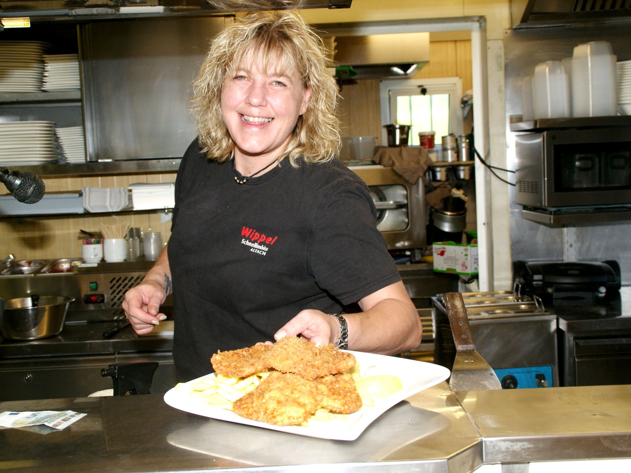 Patrizia "Pazi" freut sich schon auf die Gäste am Samstag! Patrizia "Pazi" freut sich schon auf die Gäste am Samstag!