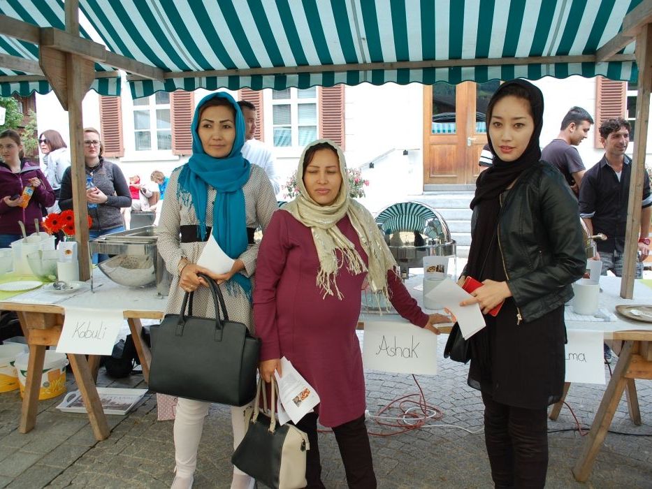 Zahlreiche Flüchtlingsfrauen hatten Speisen aus ihrem Heimatland gekocht. Zahlreiche Flüchtlingsfrauen hatten Speisen aus ihrem Heimatland gekocht.
