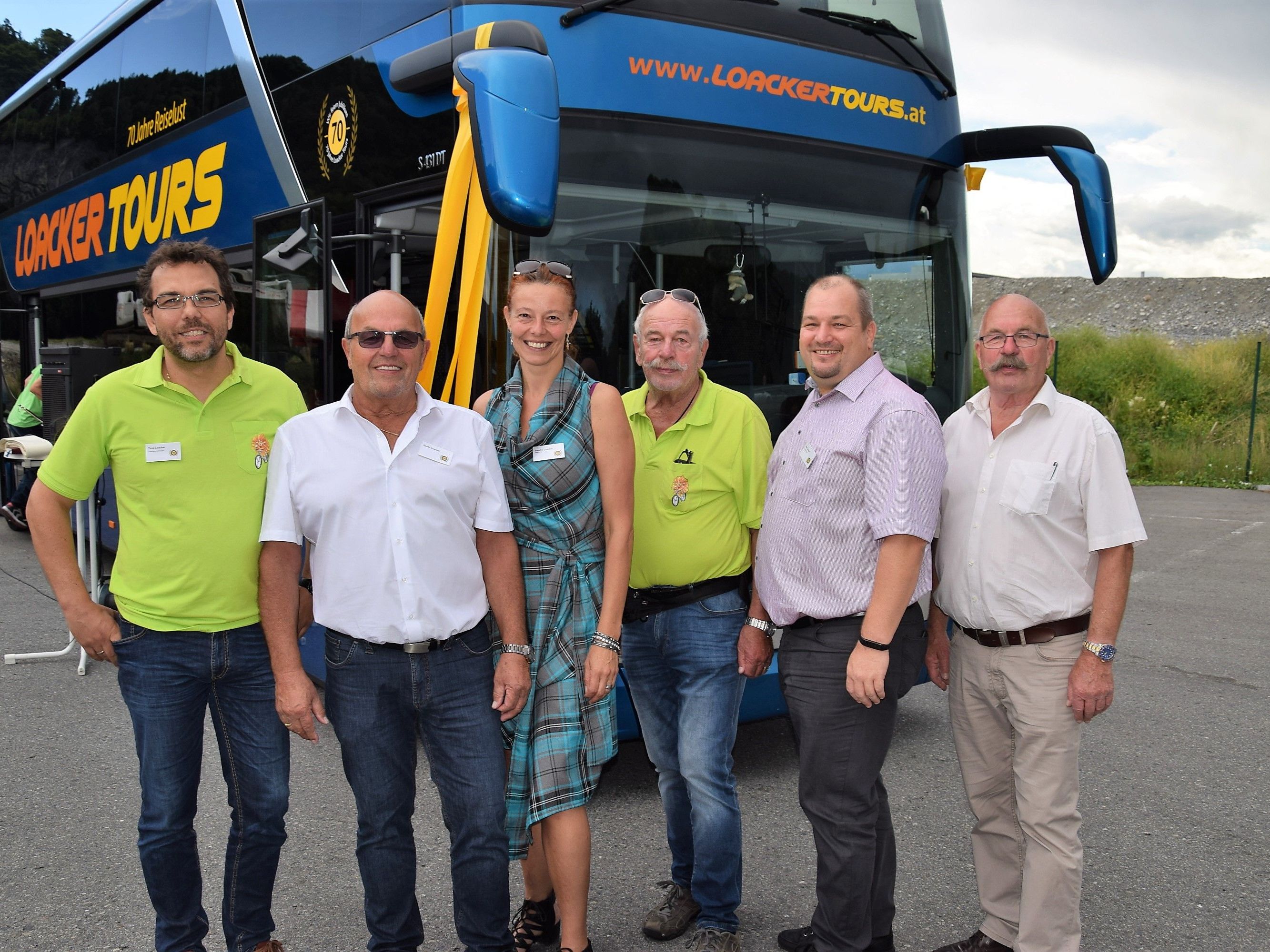 Familie Loacker hatte Grund zum Feiern: v.l.n.r. Timo, Quido, Sandra, Herbert, Ralf und Helmut Loacker Familie Loacker hatte Grund zum Feiern: v.l.n.r. Timo, Quido, Sandra, Herbert, Ralf und Helmut Loacker
