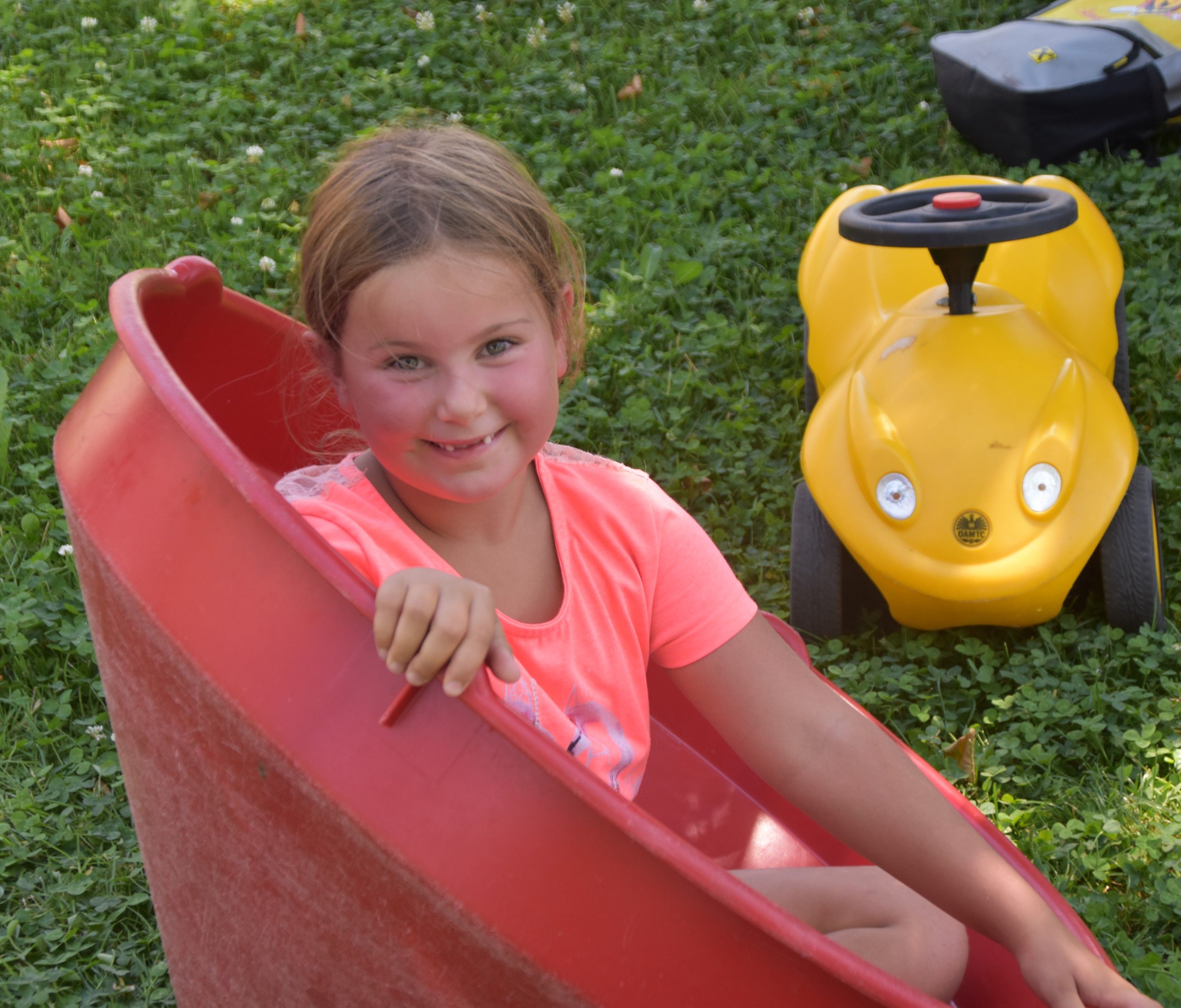 Auch Lena hatte viel Spaß mit dem Spielbus Auch Lena hatte viel Spaß mit dem Spielbus
