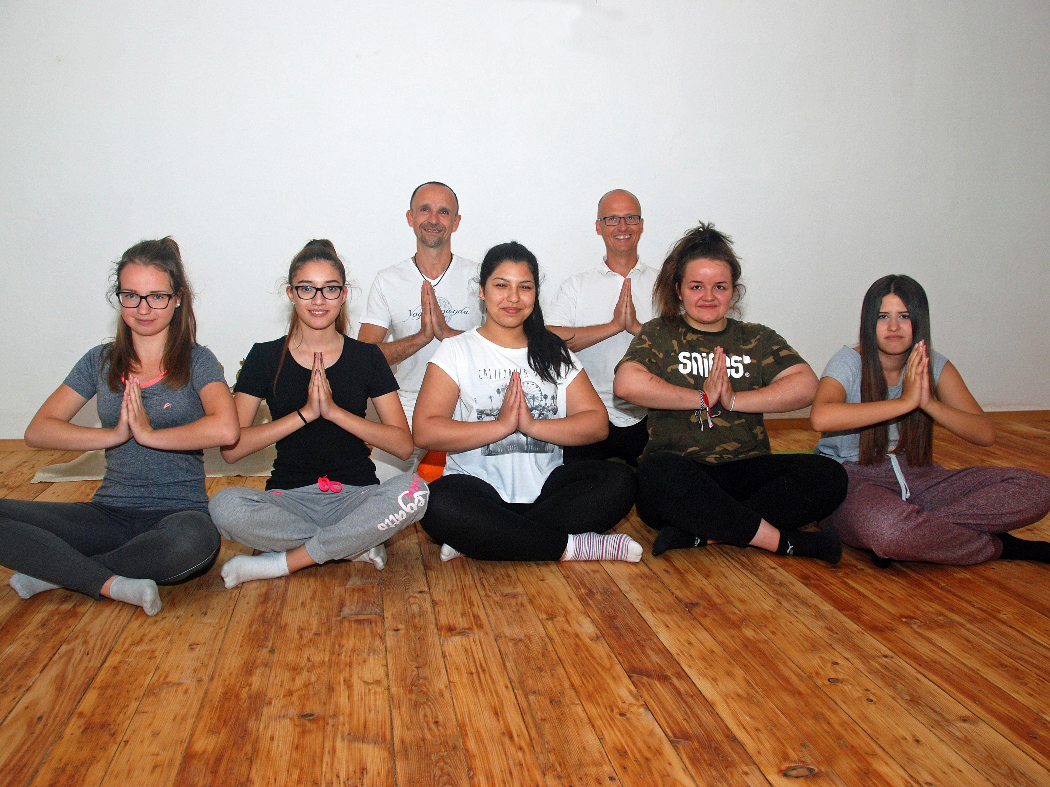 In der Yoga-Schule Ananda erlebten die PTS-Schüler die Möglichkeiten des Yogas.