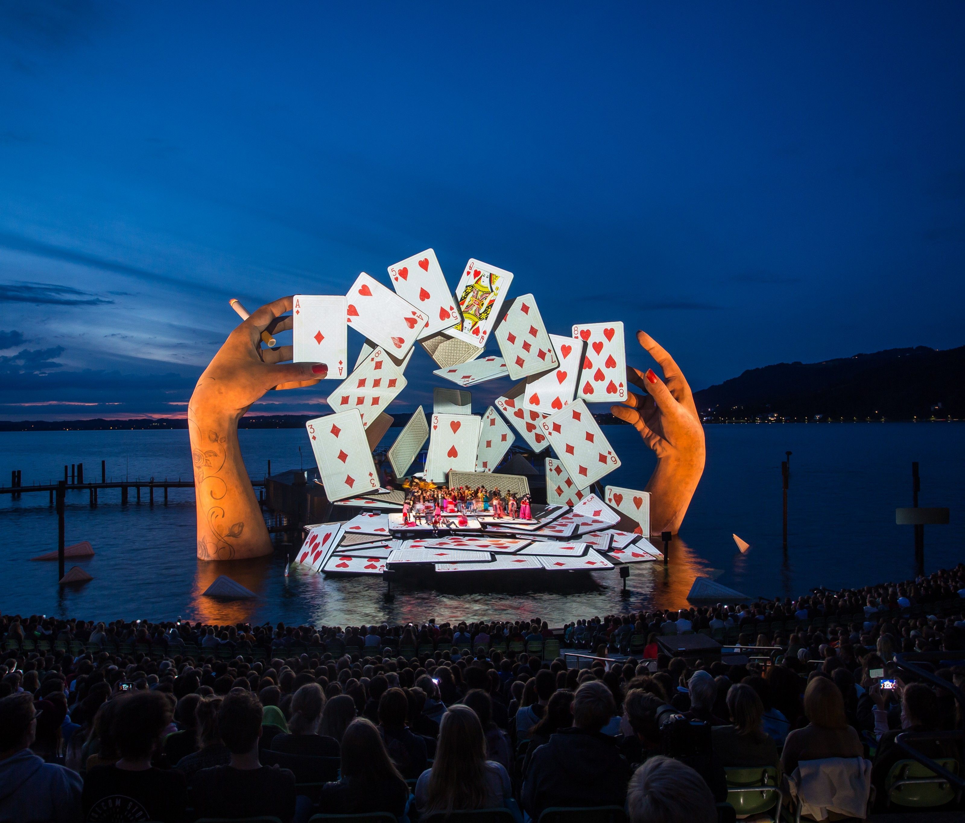 "Carmen" wurde im Jahr 1875 uraufgeführt. "Carmen" wurde im Jahr 1875 uraufgeführt.