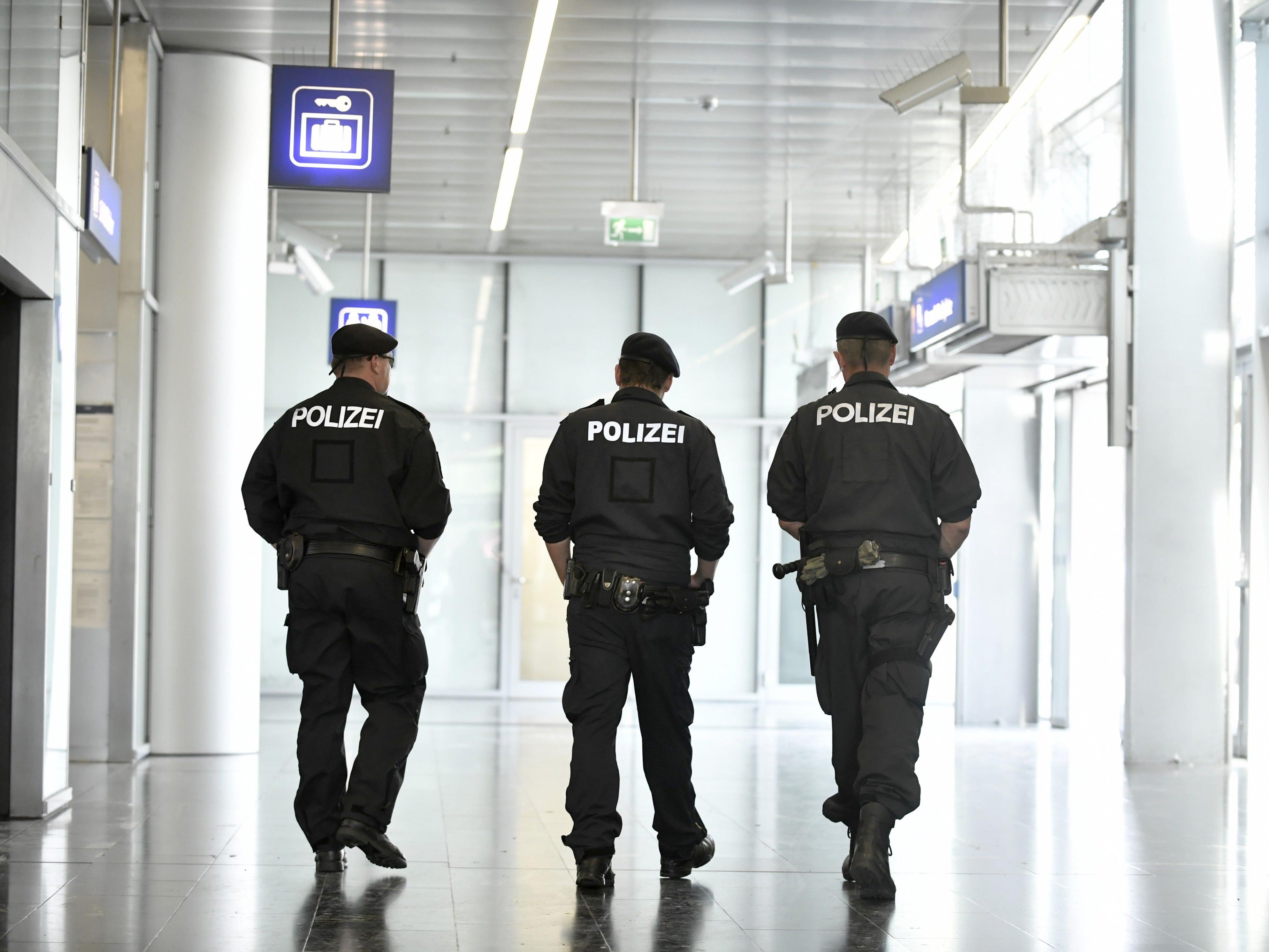 Ein Dealer drohte einem Wiener Polizeibeamten am Praterstern.