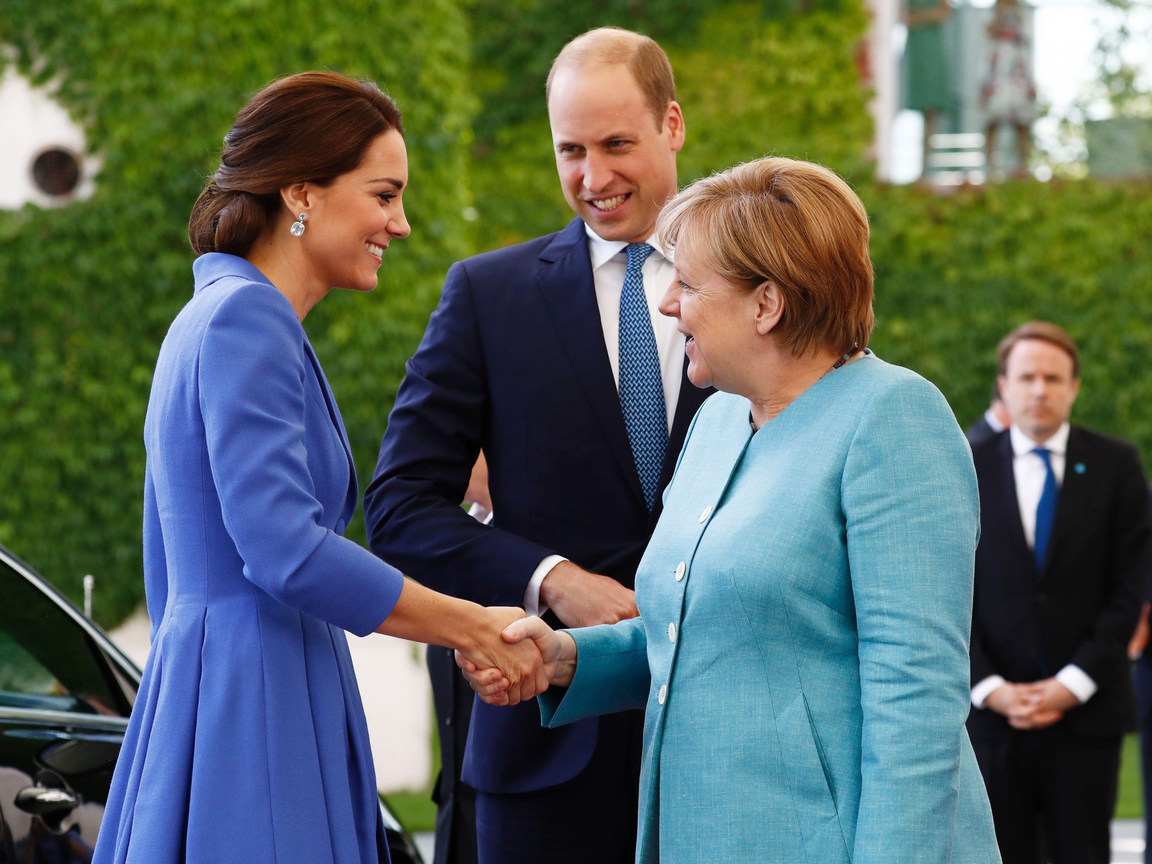 Kate und Williams haben auch Angela Merkel getroffen. Kate und Williams haben auch Angela Merkel getroffen.
