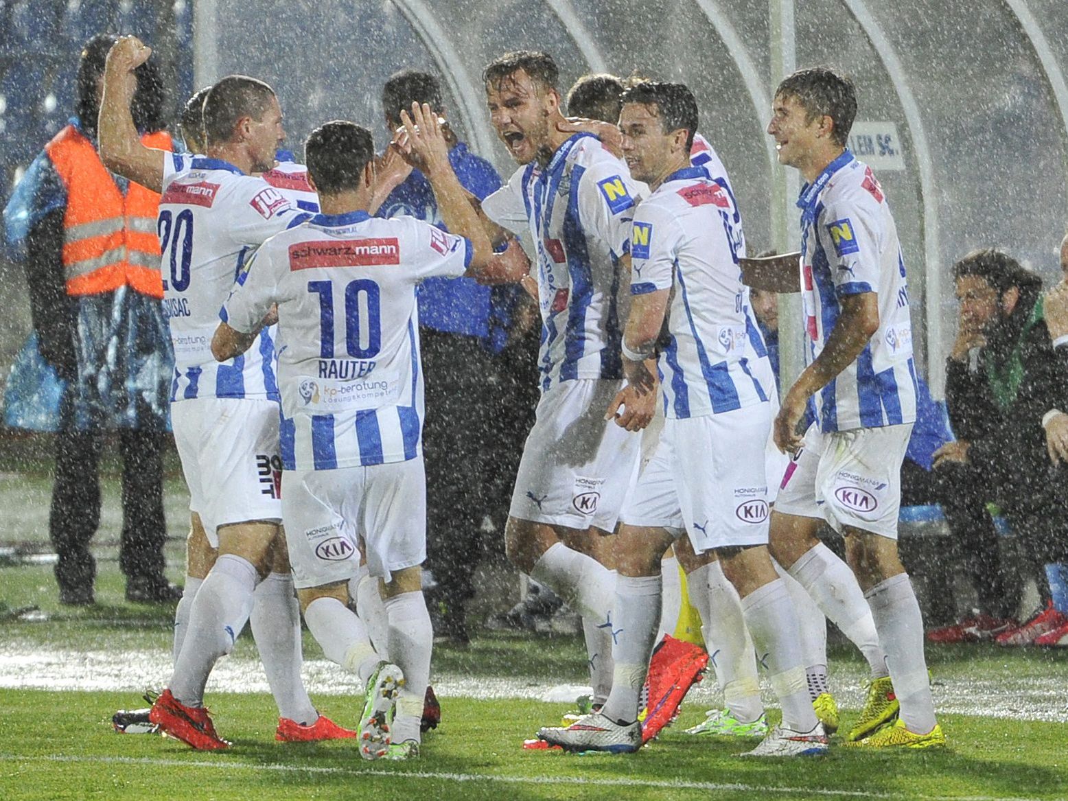Die Wiener Neustädter können über ihre Erfolgsserie jubeln. Die Wiener Neustädter können über ihre Erfolgsserie jubeln.