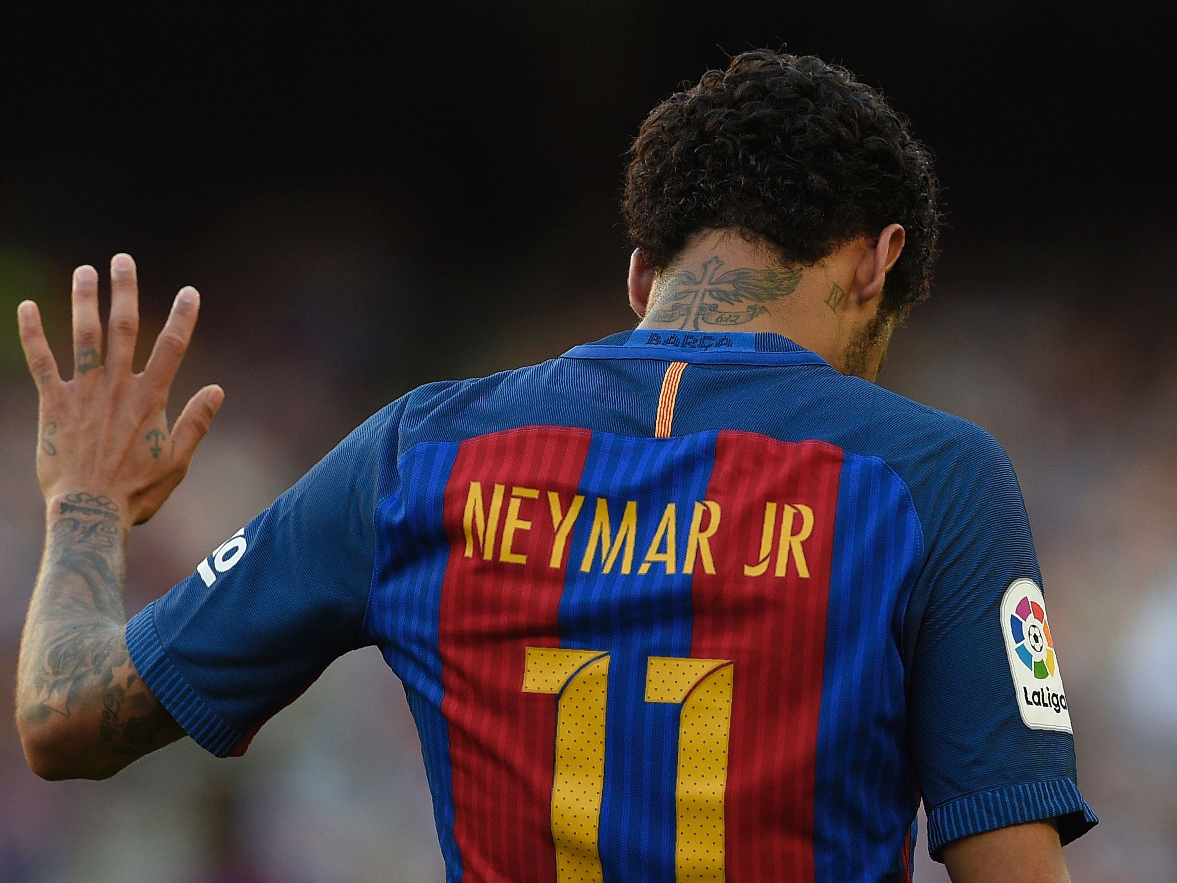 Neymar verabschiedet sich von Barca. Neymar verabschiedet sich von Barca.