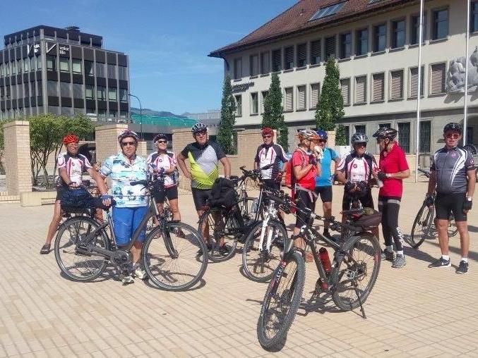 Radteam per pedales auf Drei-Länder-Tour