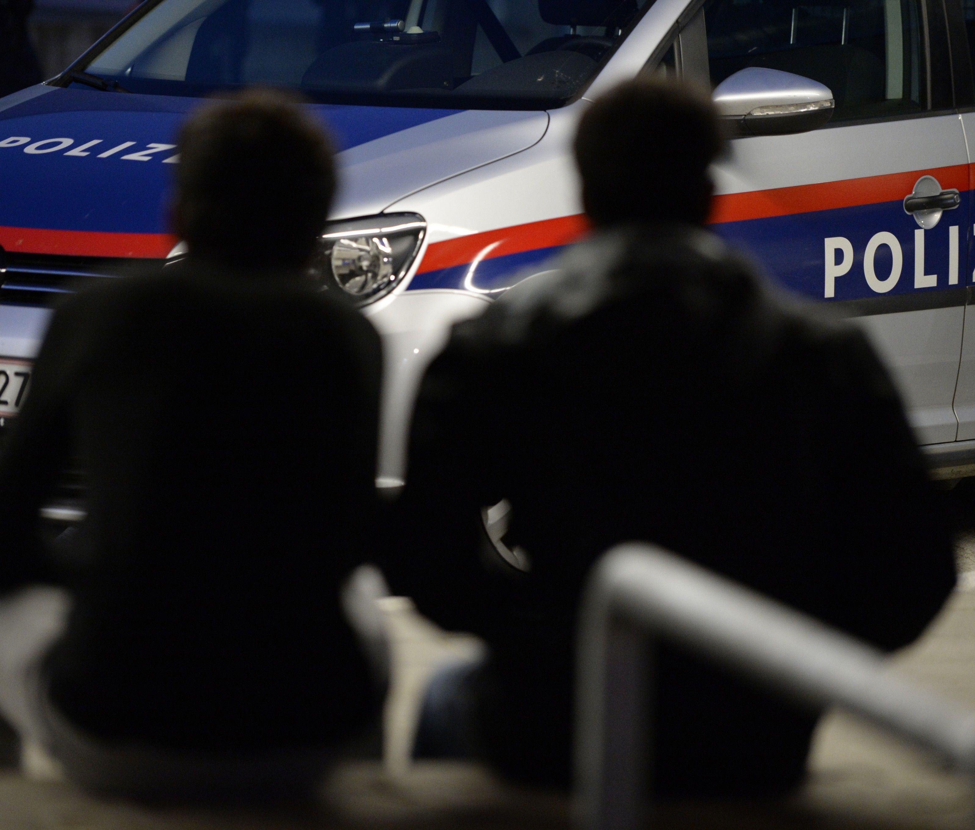 Zwei Polizisten wurden in der Nacht auf Freitag verletzt Zwei Polizisten wurden in der Nacht auf Freitag verletzt