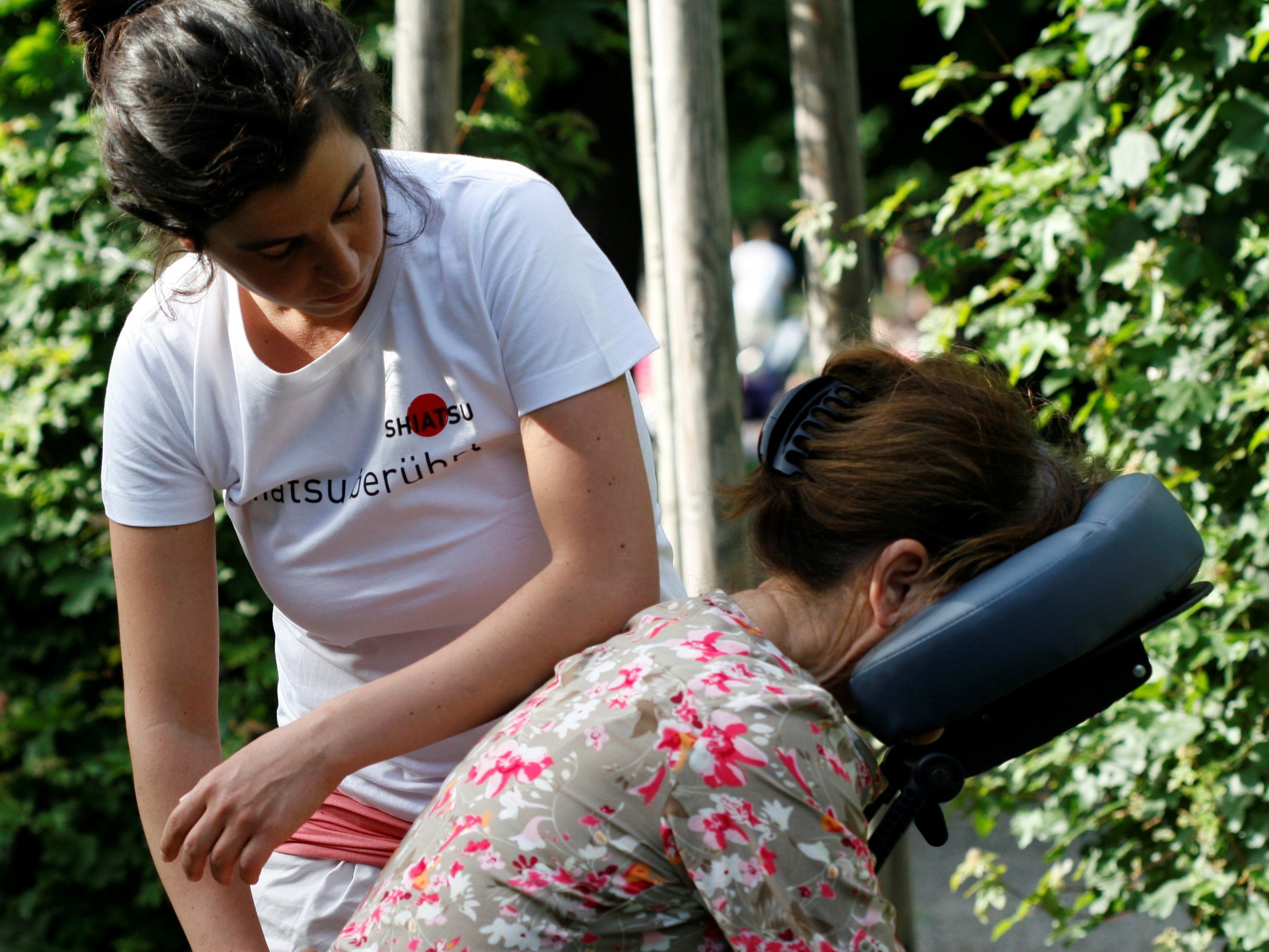 Im Augarten Wien kann man mit einem Shiatsu-Behandlung entspannt in den Sonntag starten. Im Augarten Wien kann man mit einem Shiatsu-Behandlung entspannt in den Sonntag starten.