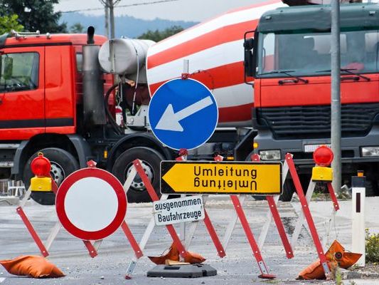 Die Schweglerstraße wird im August teilweise für den Verkehr gesperrt. Die Schweglerstraße wird im August teilweise für den Verkehr gesperrt.