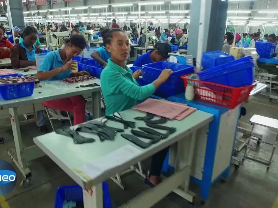 China verlegt seine Schuhproduktion zum Teil nach Afrika. China verlegt seine Schuhproduktion zum Teil nach Afrika.