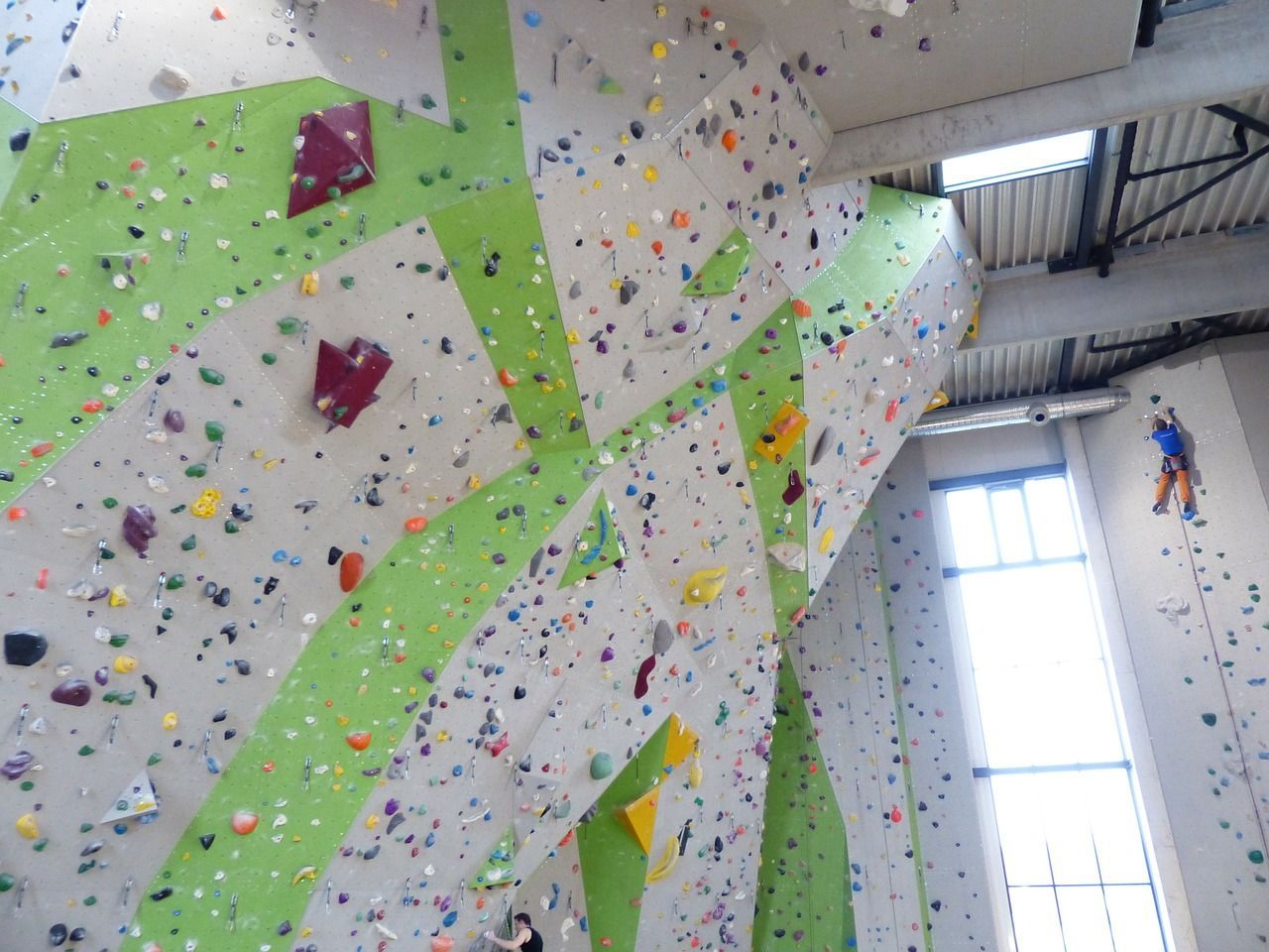 In Wien gibt es verschiedene Kletterhallen, wo Kurse angeboten werden. In Wien gibt es verschiedene Kletterhallen, wo Kurse angeboten werden.