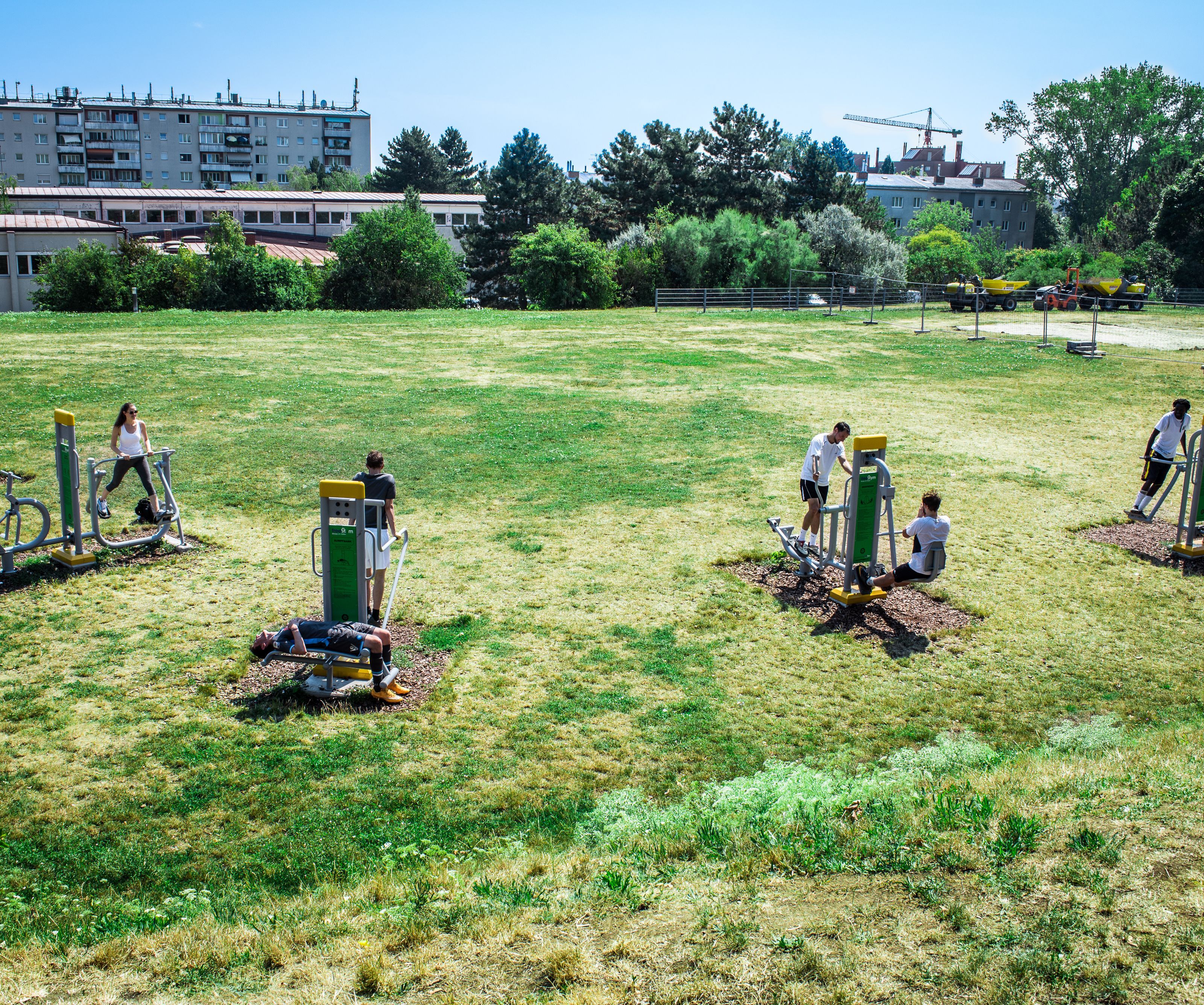 Als Gratis-Alternative zum Fitnesscenter gibt es in Wien Freiluft-Trainingsplätze. Als Gratis-Alternative zum Fitnesscenter gibt es in Wien Freiluft-Trainingsplätze.