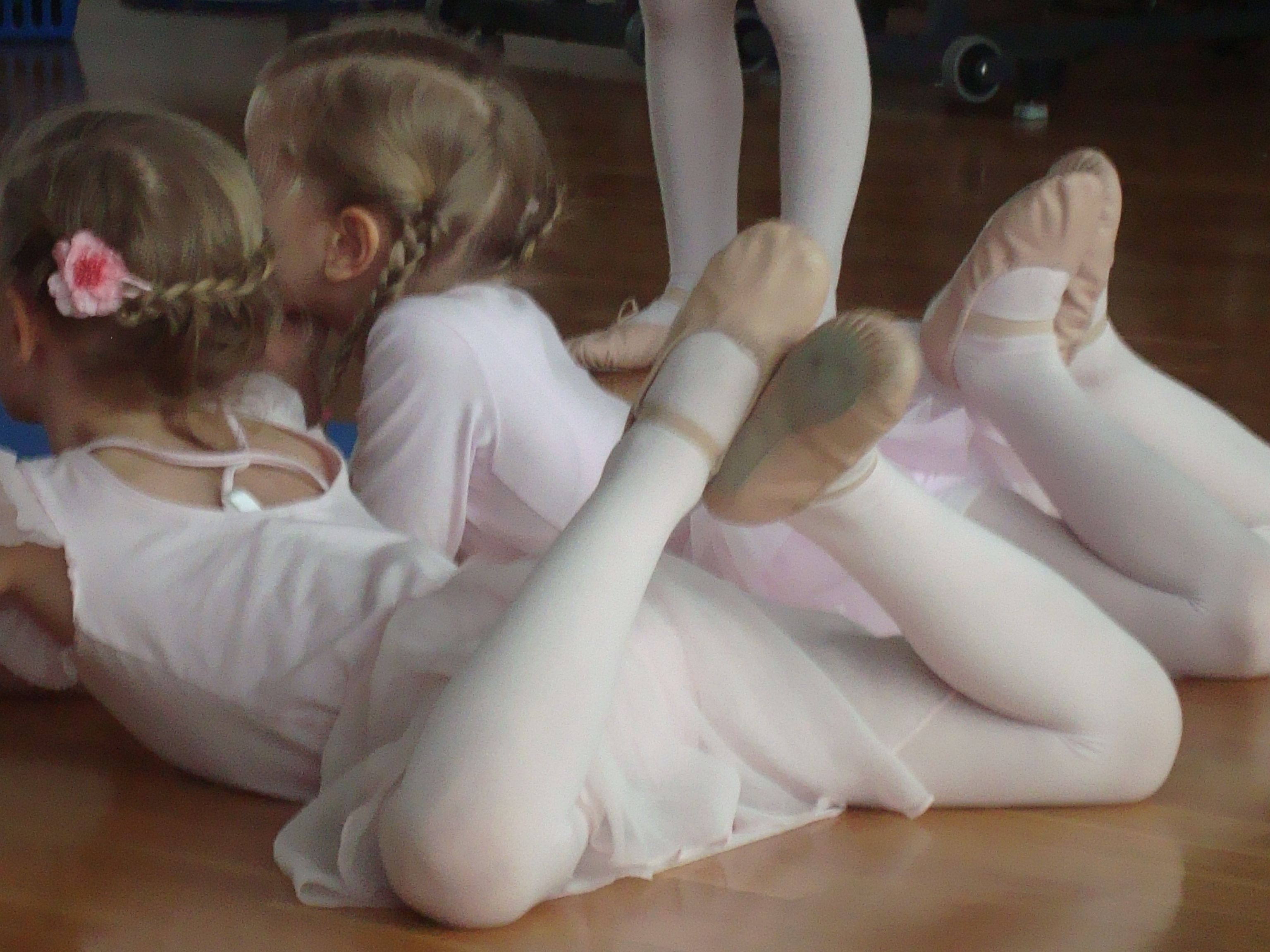 Klassisches Ballett mit Elena Syutkovskaya Klassisches Ballett mit Elena Syutkovskaya