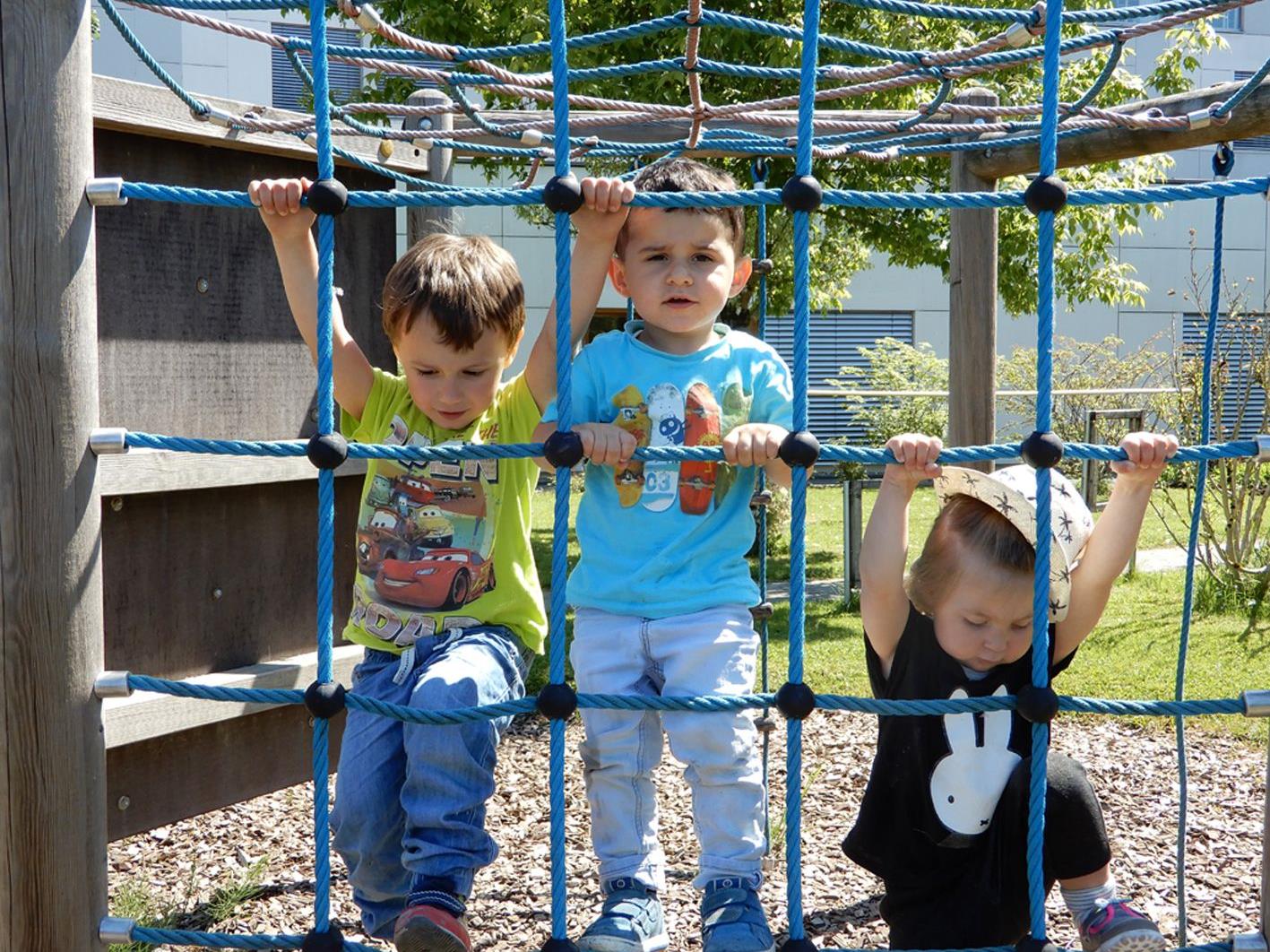 Wenn es das Wetter zulässt, wird auch bei den Ringareia-Kindergruppen viel im Freien gespielt.