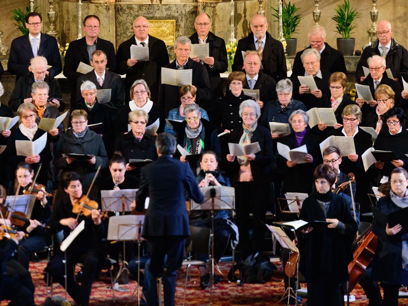 Der Kirchenchor St. Martin gestaltet den Festgottesdienst am 12. November 2017 mit einer berühmten Haydn-Messe.