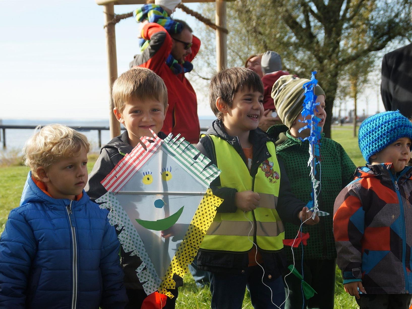 Viel Spaß hatten die Kinder bei „ihrem Drachenfest“ am See.