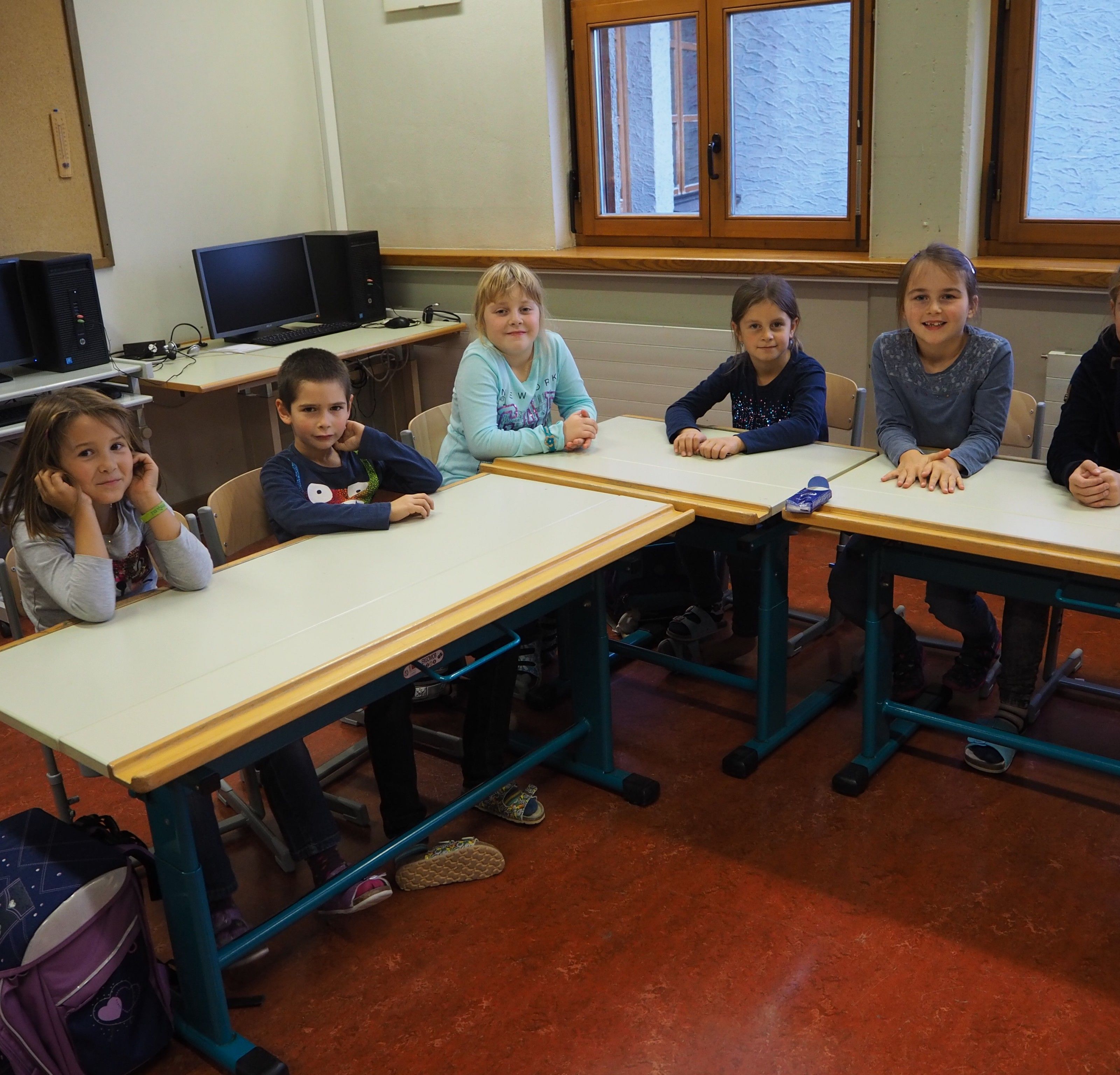 Neue Stühle für VS Batschuns Neue Stühle für VS Batschuns