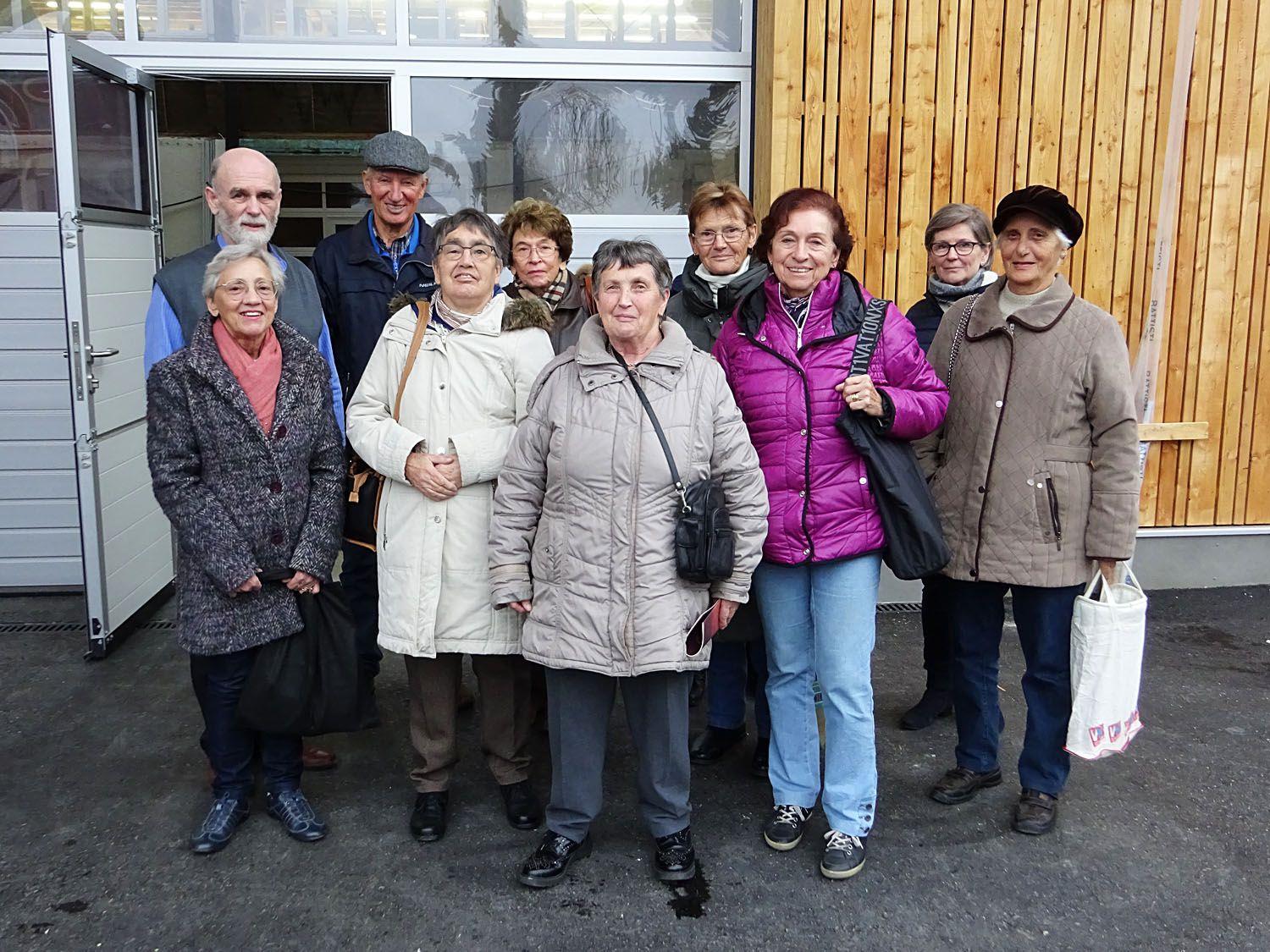 Seniorenbund Mitglieder vor der Rosshaar-Manufaktur Moosburger in Hörbranz