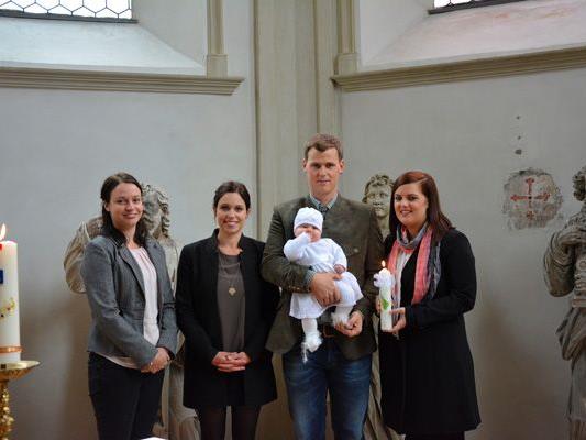 Taufe von Anna-Lena mit Eltern und Paten.