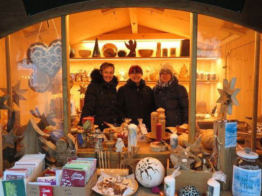 Das Kreativsortiment beim Christkindlemarkt wechselt jeden Freitag. Das Kreativsortiment beim Christkindlemarkt wechselt jeden Freitag.