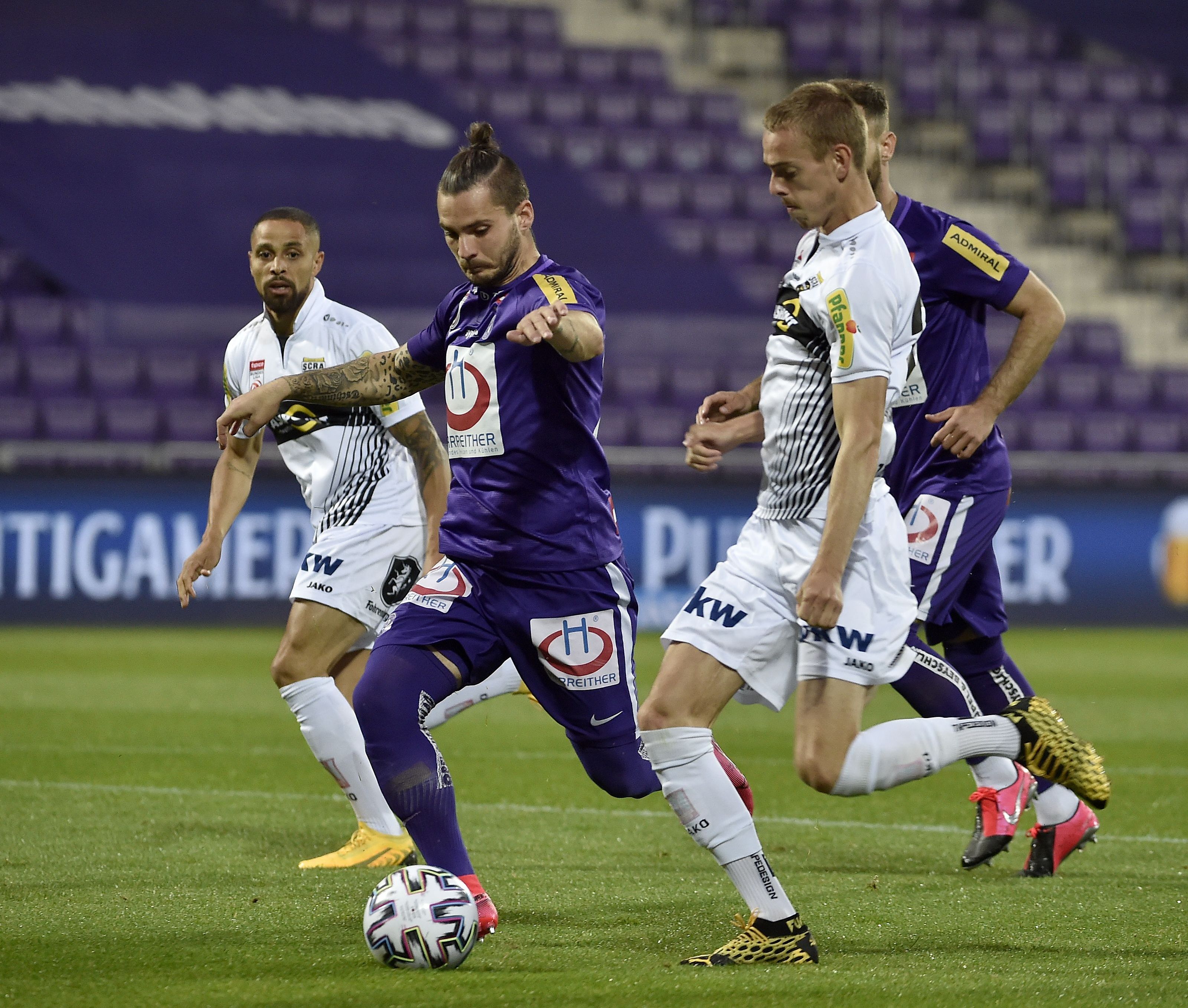 Die Stimmen zum Spiel. Die Stimmen zum Spiel.