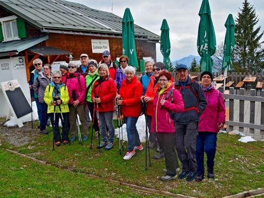 Die monatlichen Wanderungen werden gut angenommen. Die monatlichen Wanderungen werden gut angenommen.