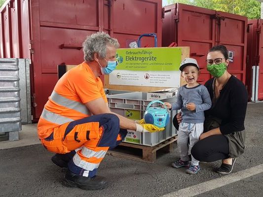 Beim Re-Use-Sammeltag können am 26. September wieder gebrauchsfähige Haushaltsgegenstände abgegeben werden. Beim Re-Use-Sammeltag können am 26. September wieder gebrauchsfähige Haushaltsgegenstände abgegeben werden.