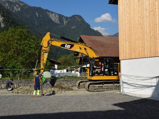 Die Ortsdurchfaht in Brunnenfeld wurde in zwei Etappen saniert und ist nun wieder ungehindert befahrbar. Die Ortsdurchfaht in Brunnenfeld wurde in zwei Etappen saniert und ist nun wieder ungehindert befahrbar.