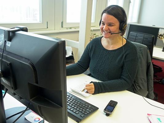 Die aha-Mitarbeiter*innen sind telefonisch und per E-Mail für die Anfragen der Jugendlichen in Vorarlberg erreichbar – auch Online-Beratungen werden angeboten.