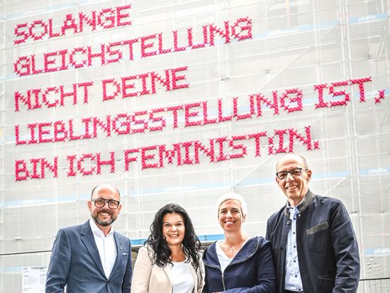 Bürgermeister Michael Ritsch, Vizebürgermeisterin Sandra Schoch, Künstlerin Katharina Cibulka, Kulturstadtrat Michael Rauth Bürgermeister Michael Ritsch, Vizebürgermeisterin Sandra Schoch, Künstlerin Katharina Cibulka, Kulturstadtrat Michael Rauth
